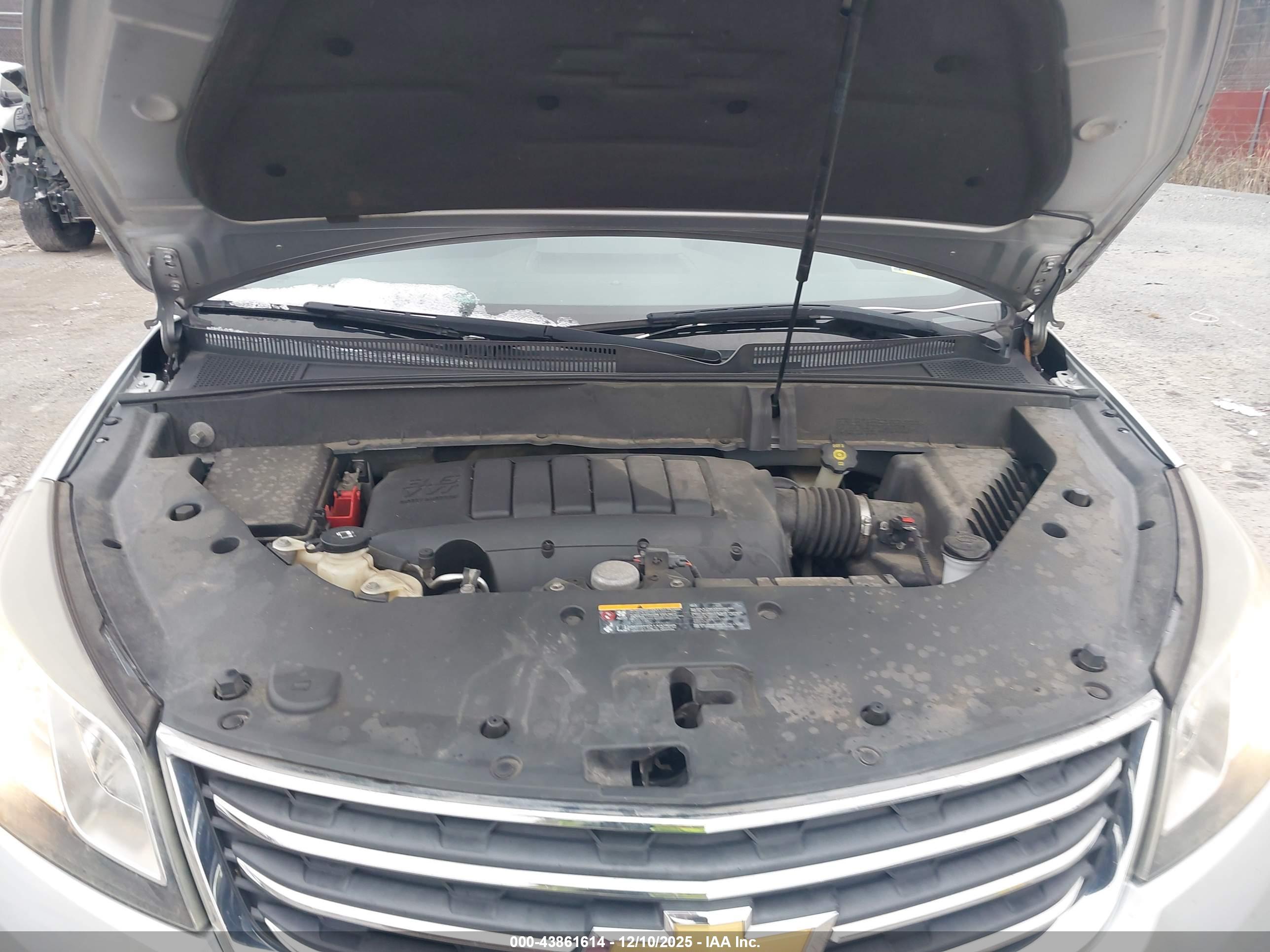 CHEVROLET TRAVERSE image 10