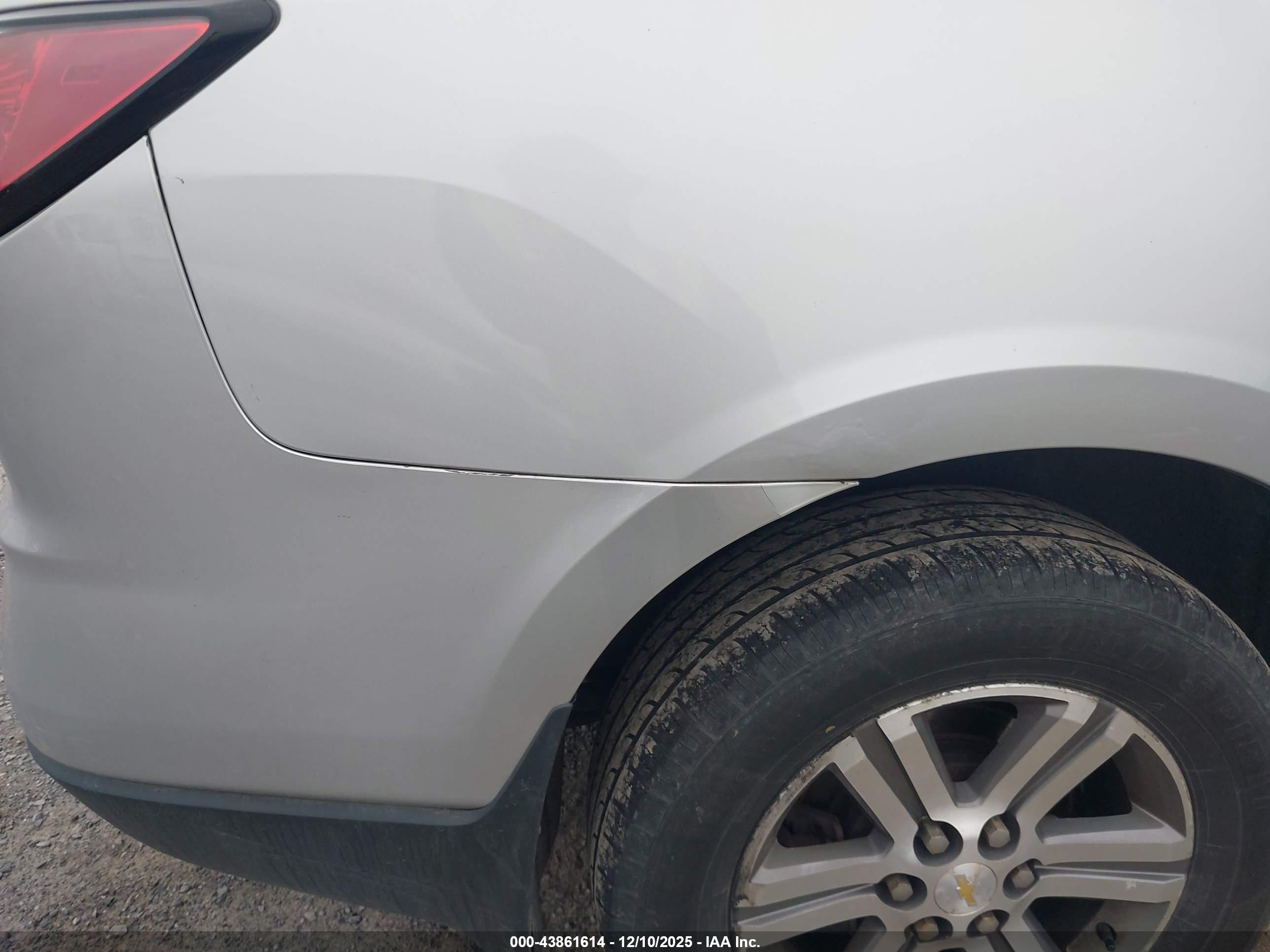 CHEVROLET TRAVERSE image 6
