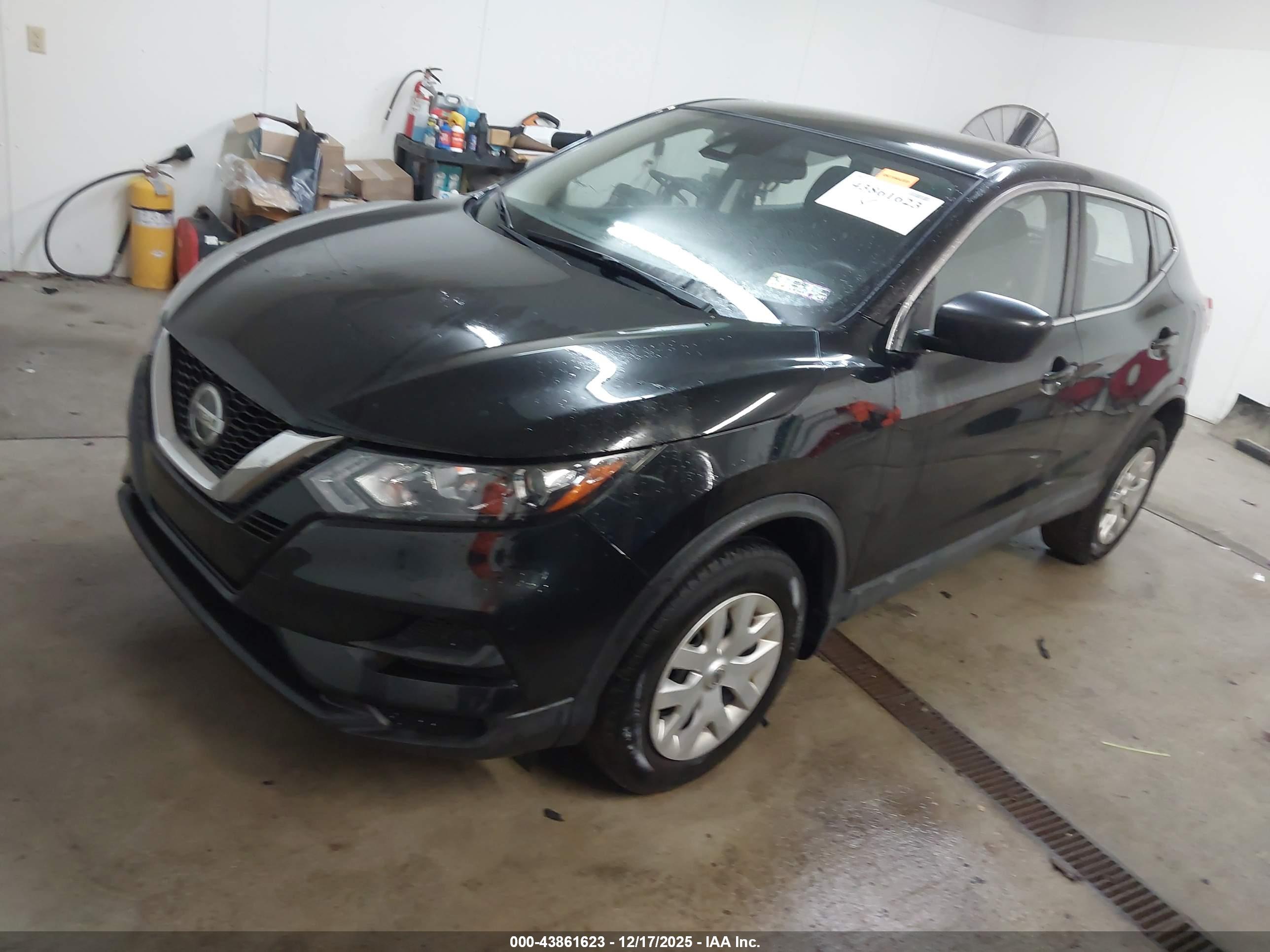 NISSAN ROGUE image 2