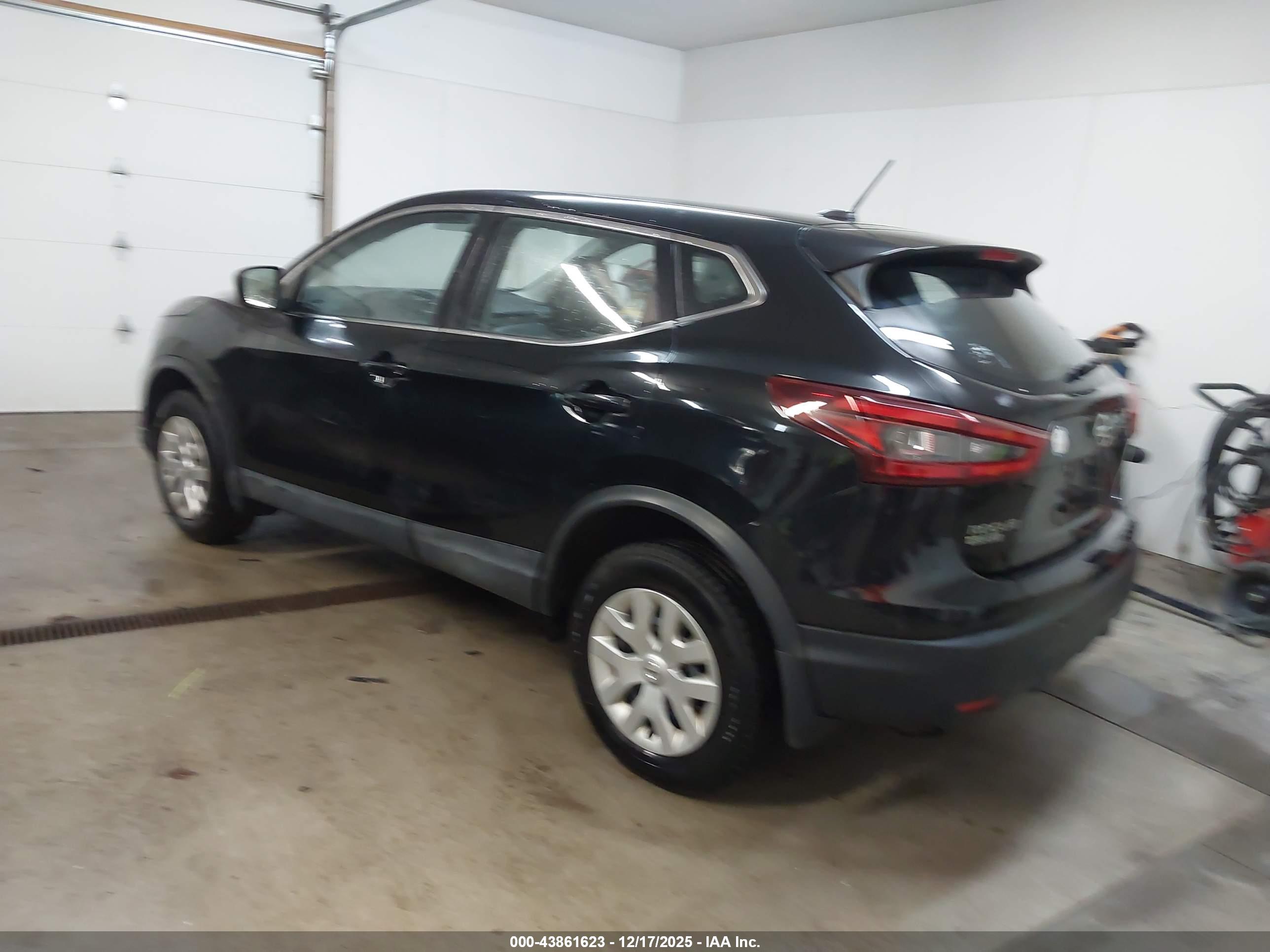 NISSAN ROGUE image 3