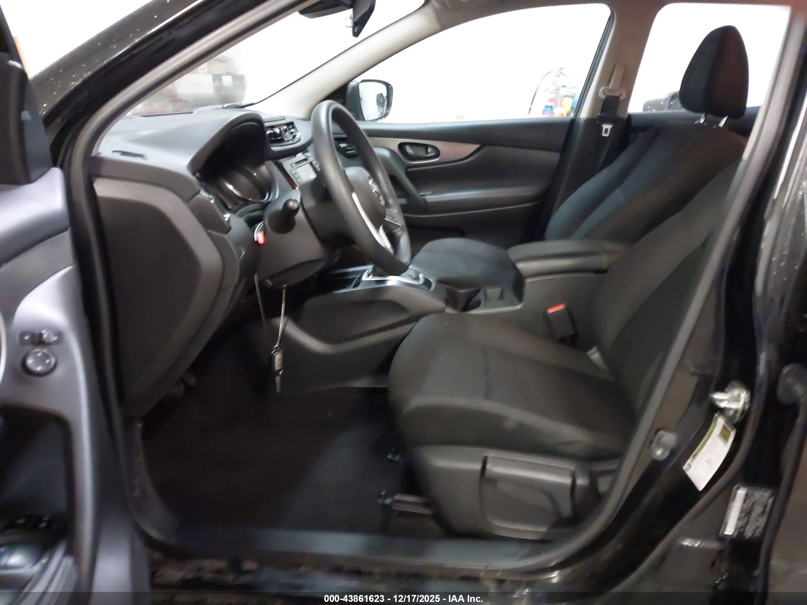 NISSAN ROGUE image 5