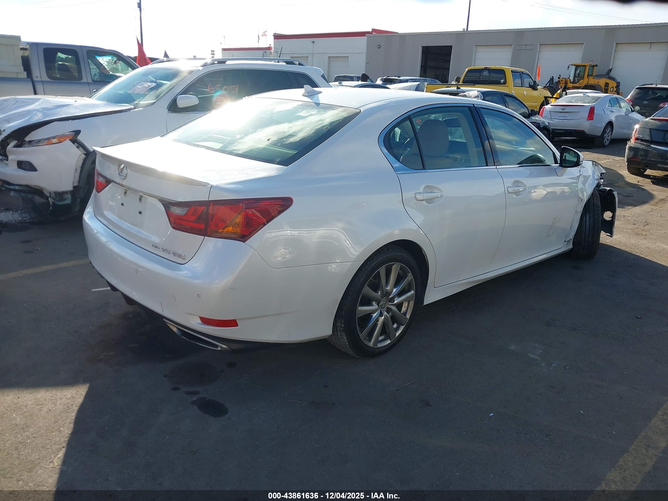 LEXUS GS image 4