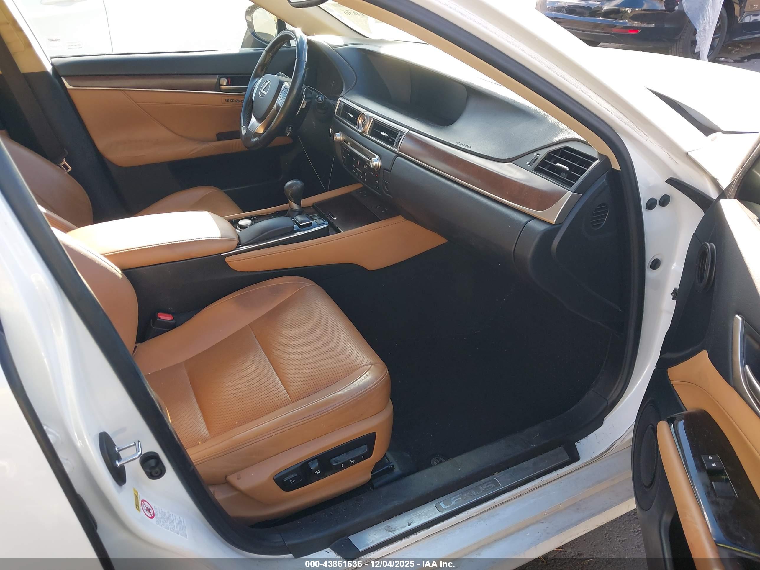 LEXUS GS image 5
