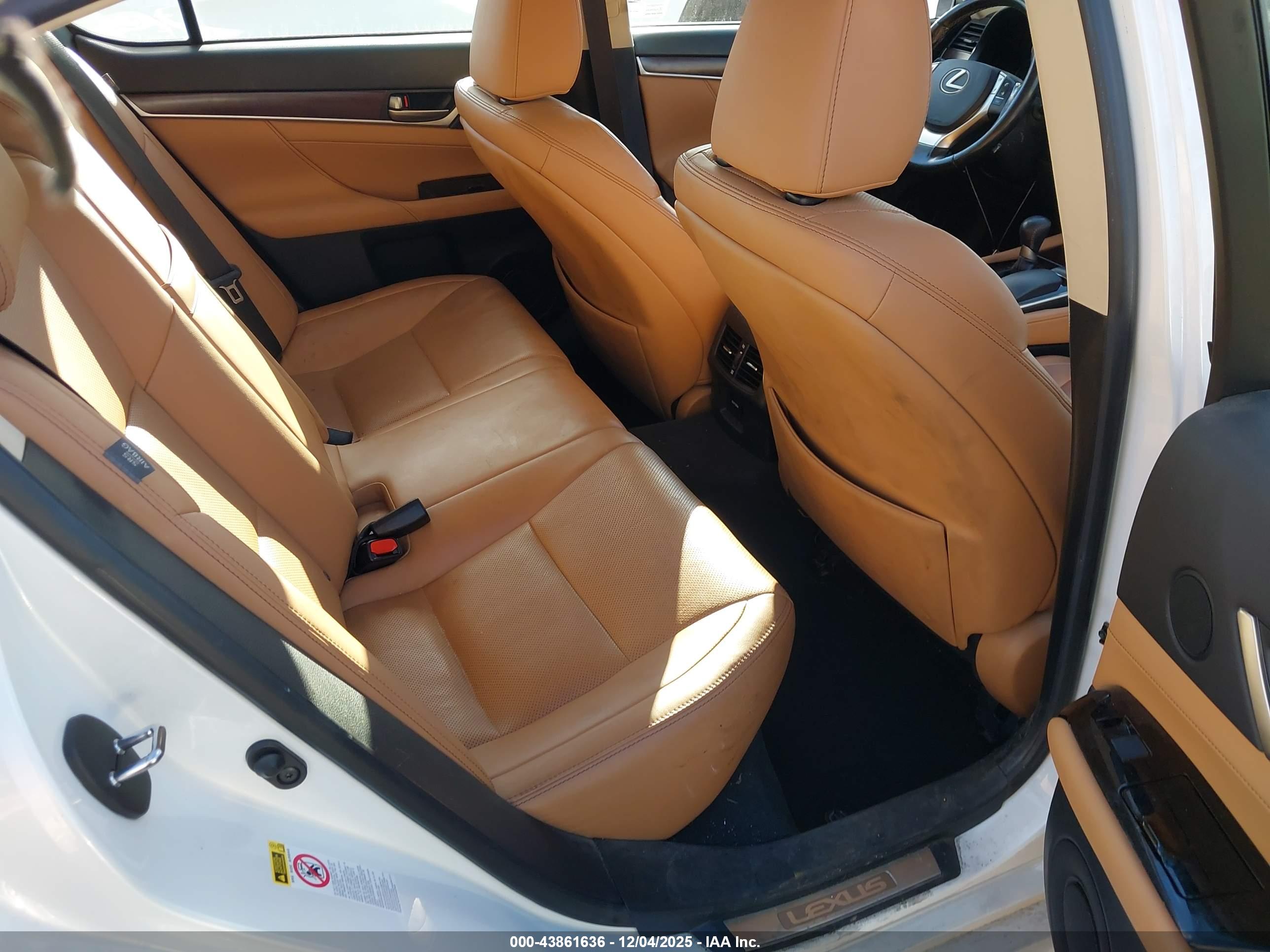 LEXUS GS image 8