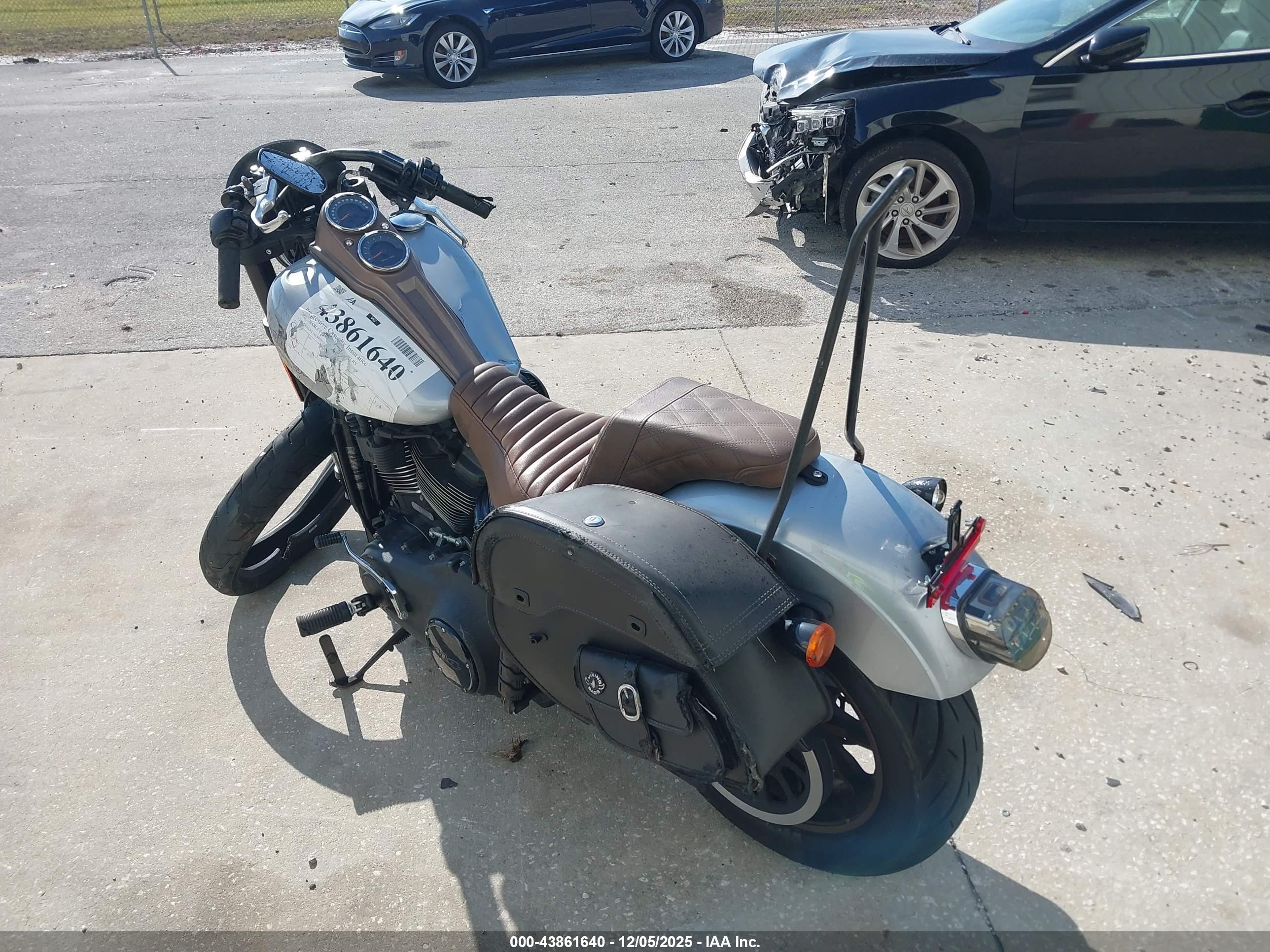 HARLEY-DAVIDSON FXLRS image 3