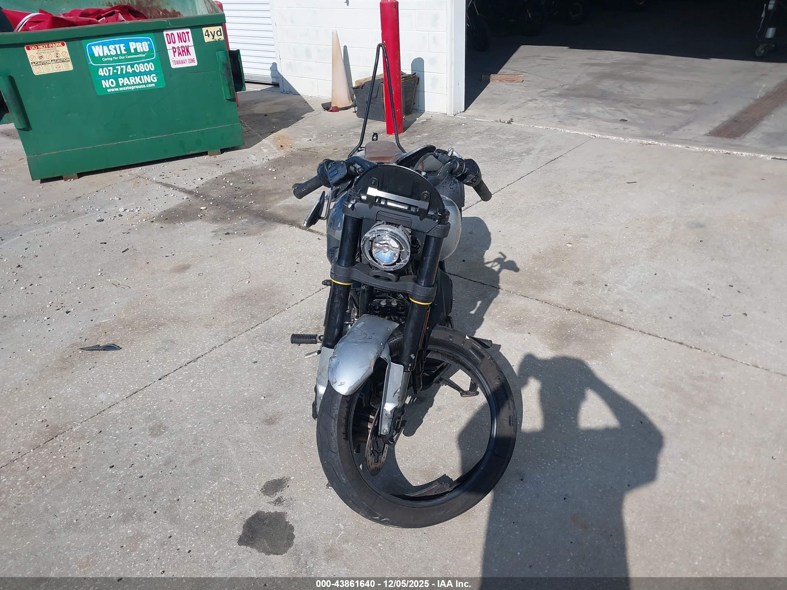 HARLEY-DAVIDSON FXLRS image 5
