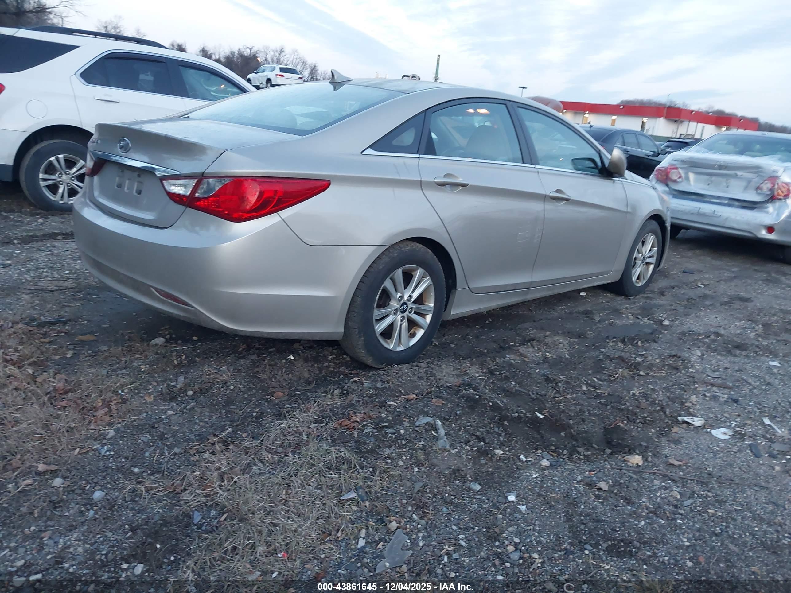 HYUNDAI SONATA image 4
