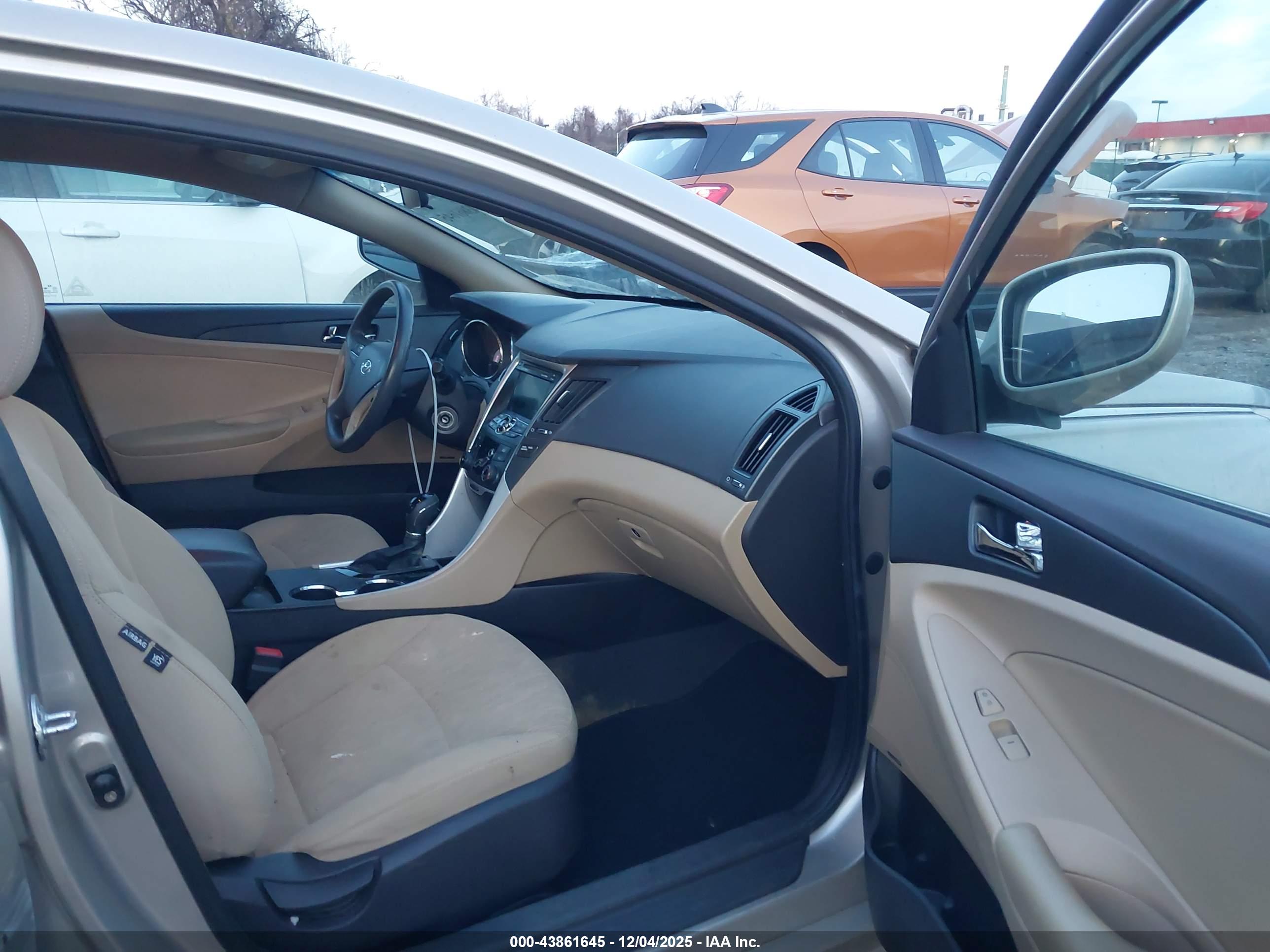 HYUNDAI SONATA image 5