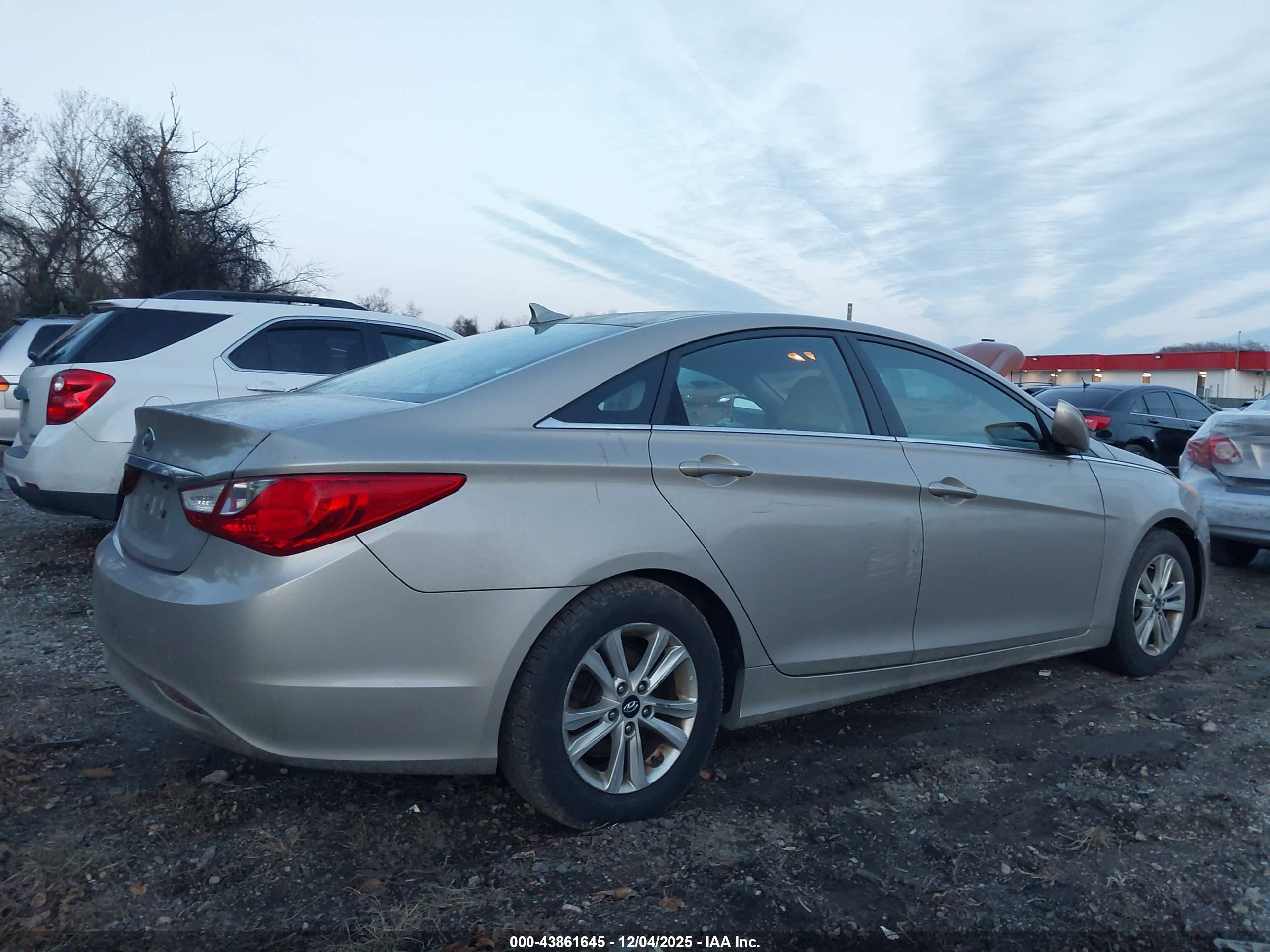 HYUNDAI SONATA image 6