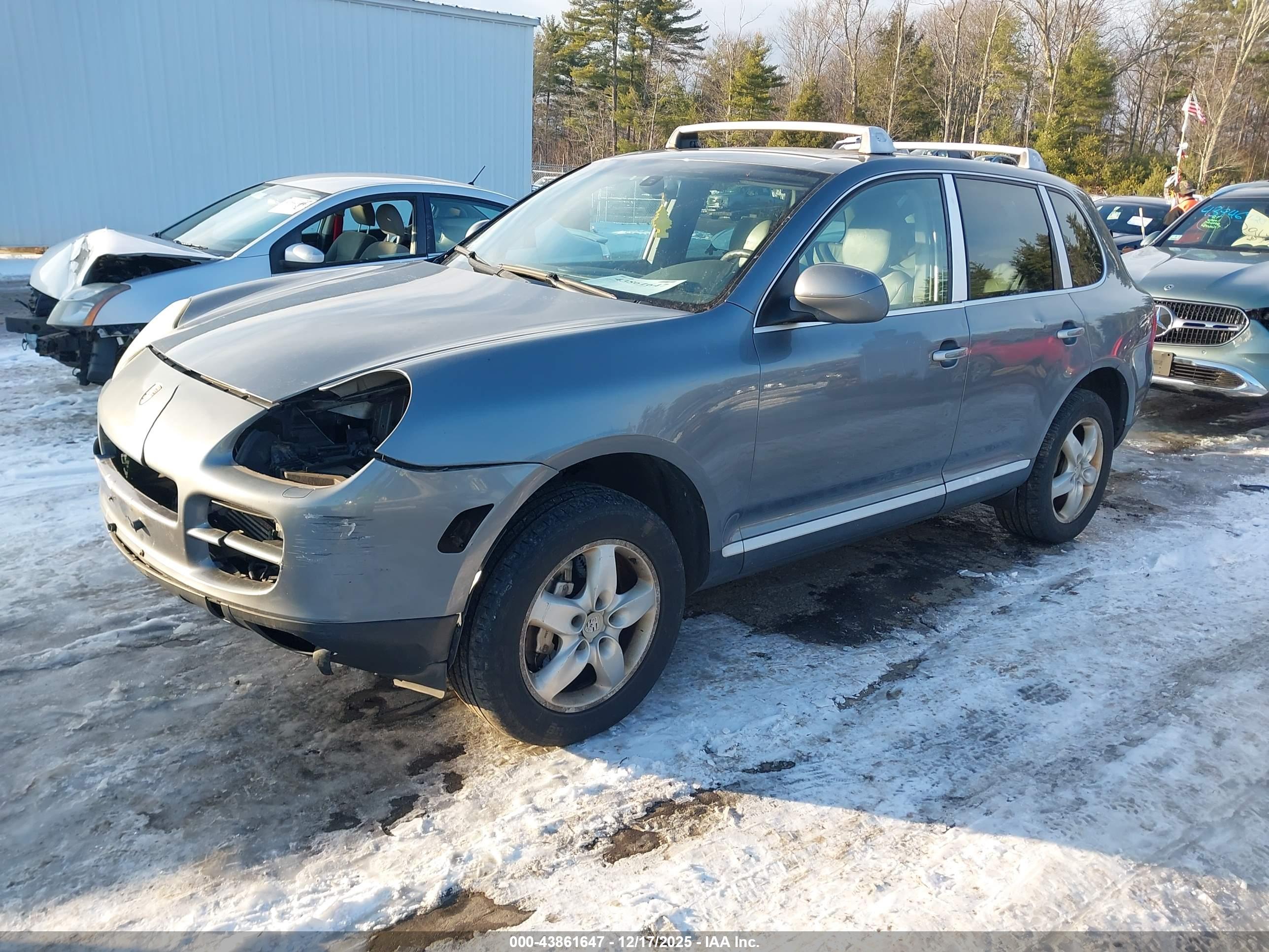 PORSCHE CAYENNE image 2