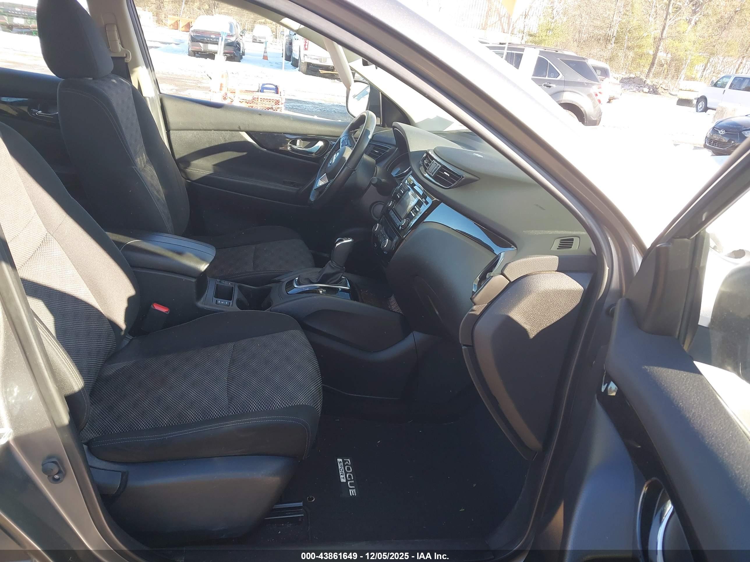 NISSAN ROGUE image 5