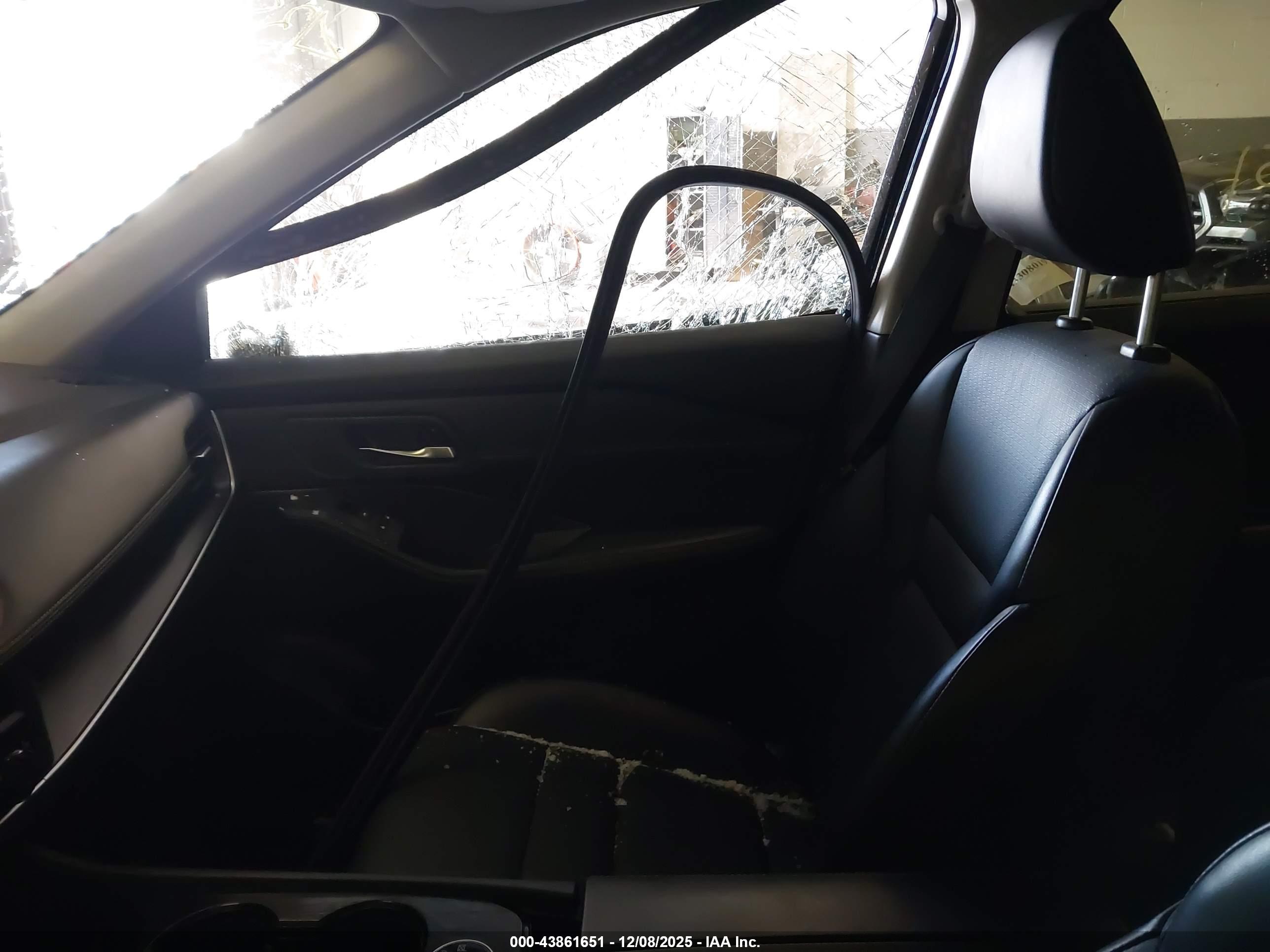 NISSAN ROGUE image 5