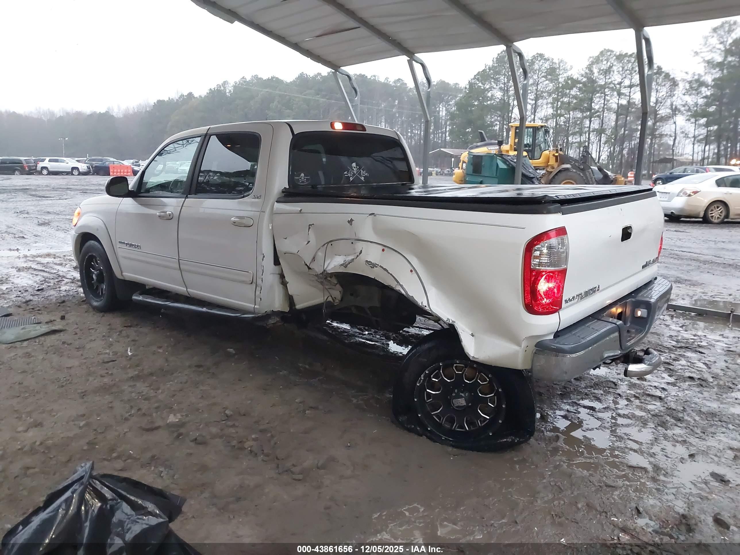 TOYOTA TUNDRA image 3