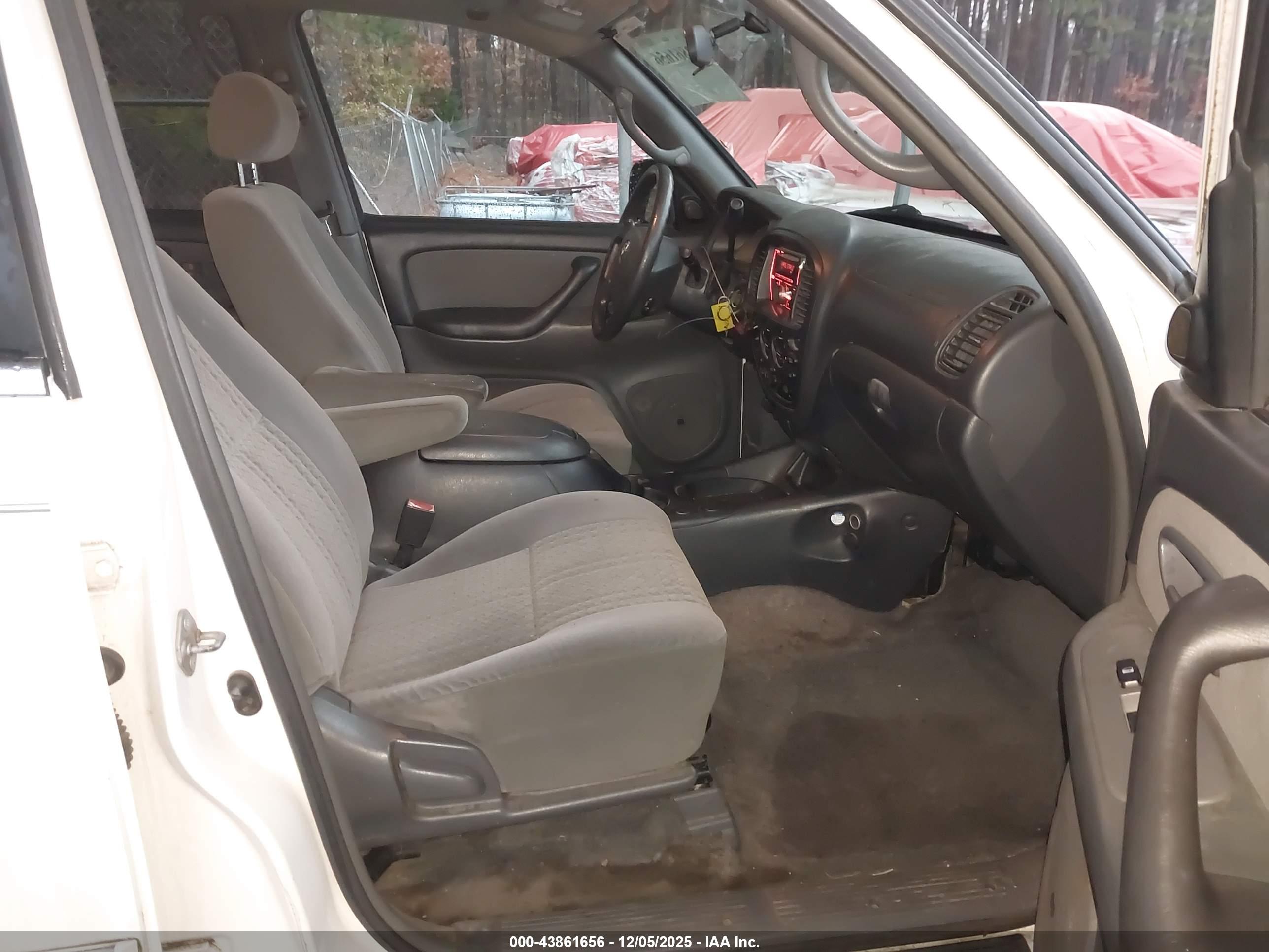 TOYOTA TUNDRA image 5