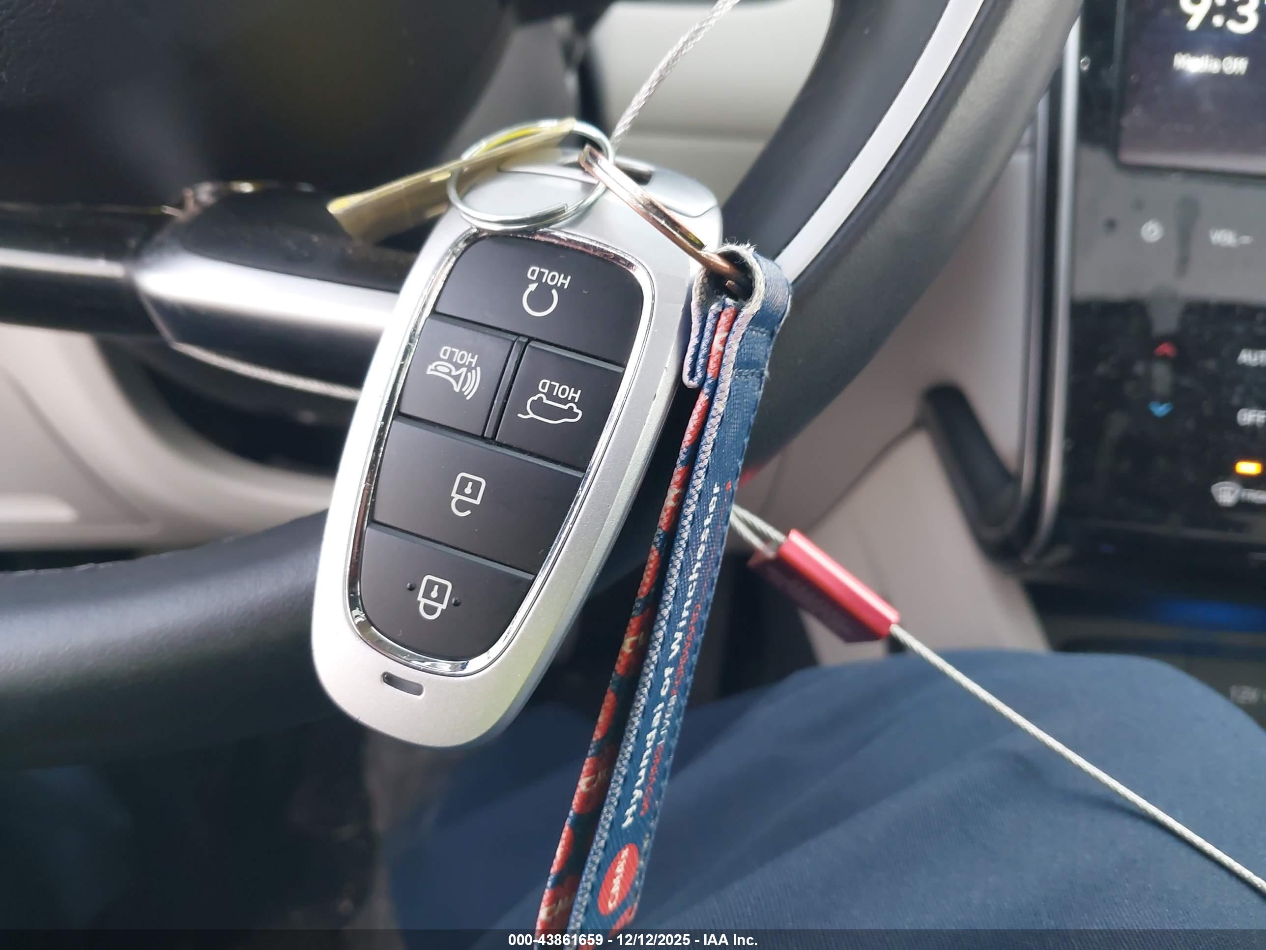 HYUNDAI TUCSON image 11