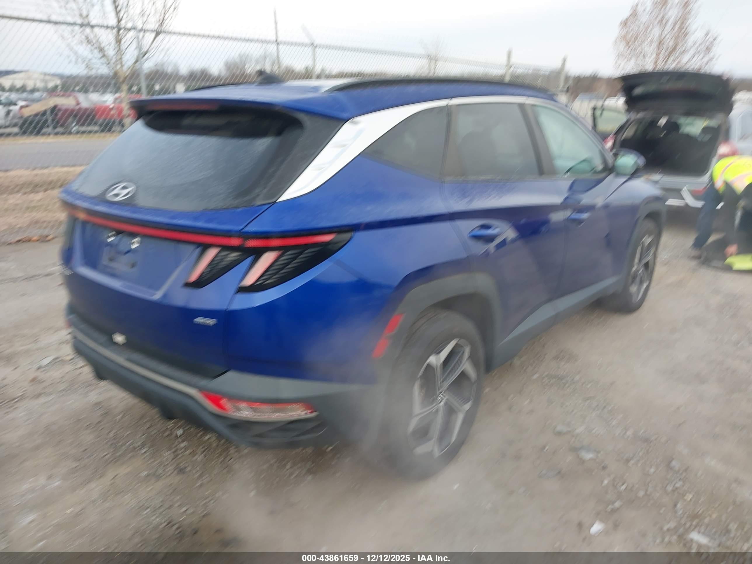 HYUNDAI TUCSON image 4