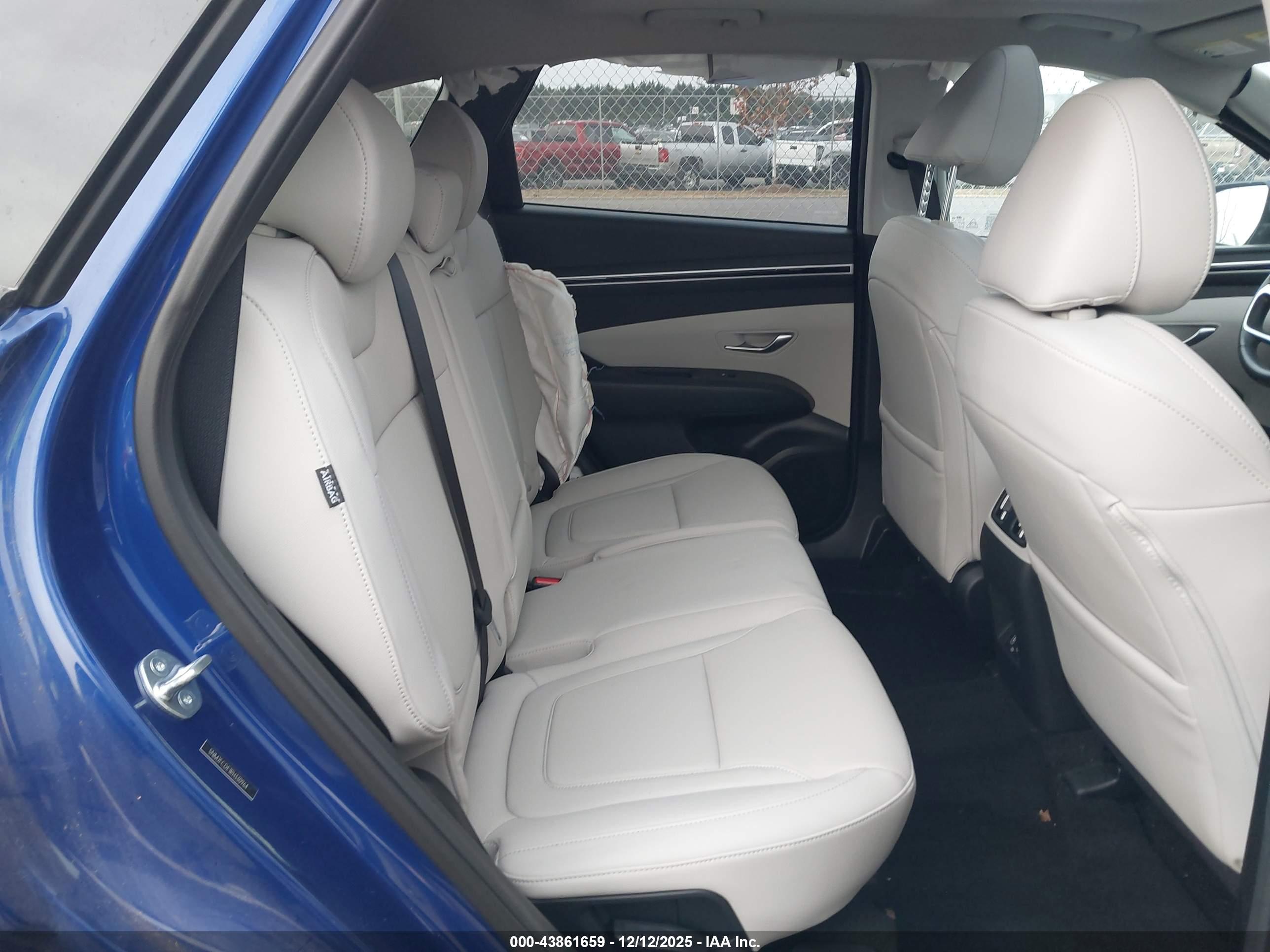 HYUNDAI TUCSON image 8