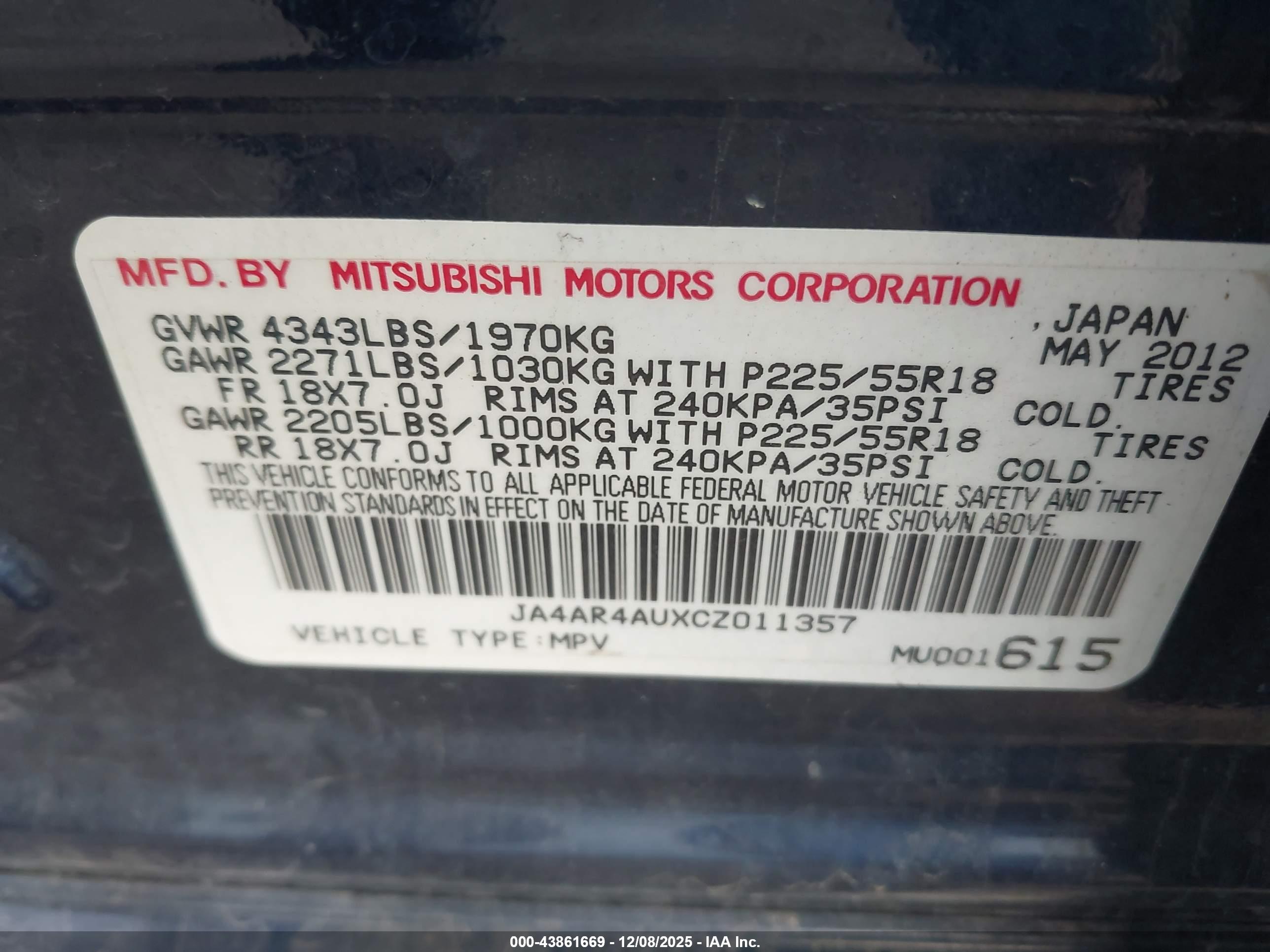 MITSUBISHI OUTLANDER image 9