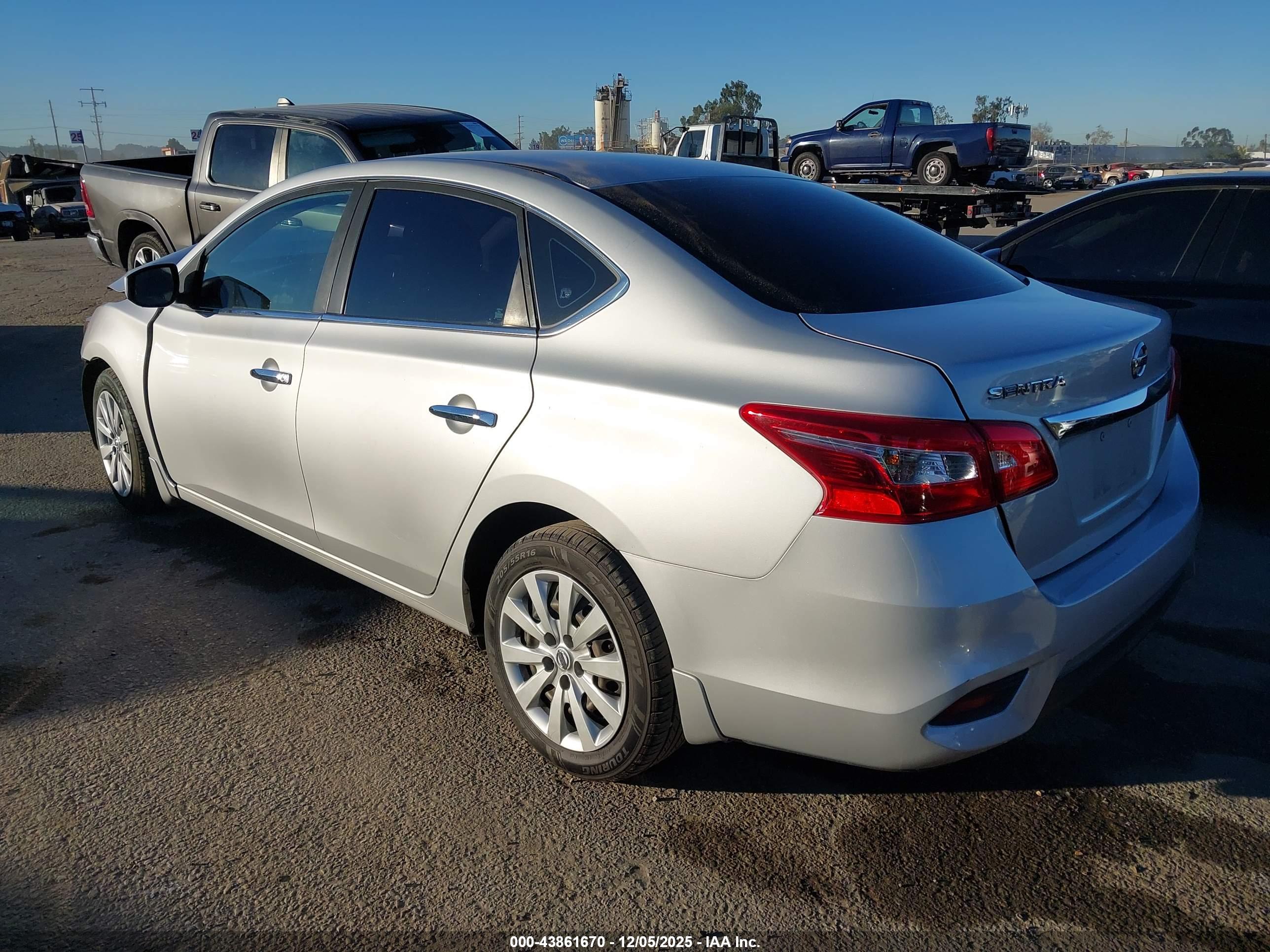 NISSAN SENTRA image 3