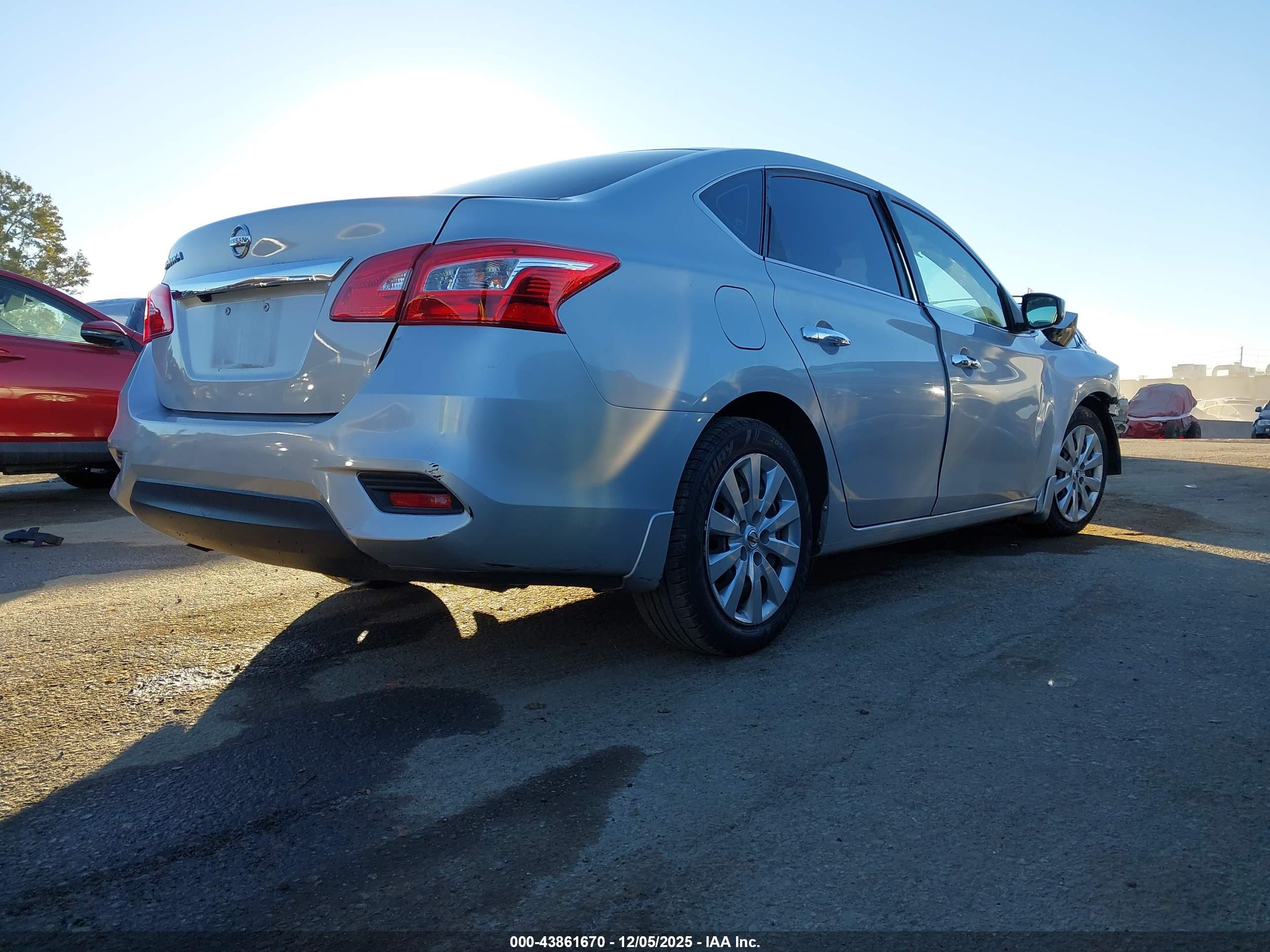 NISSAN SENTRA image 4