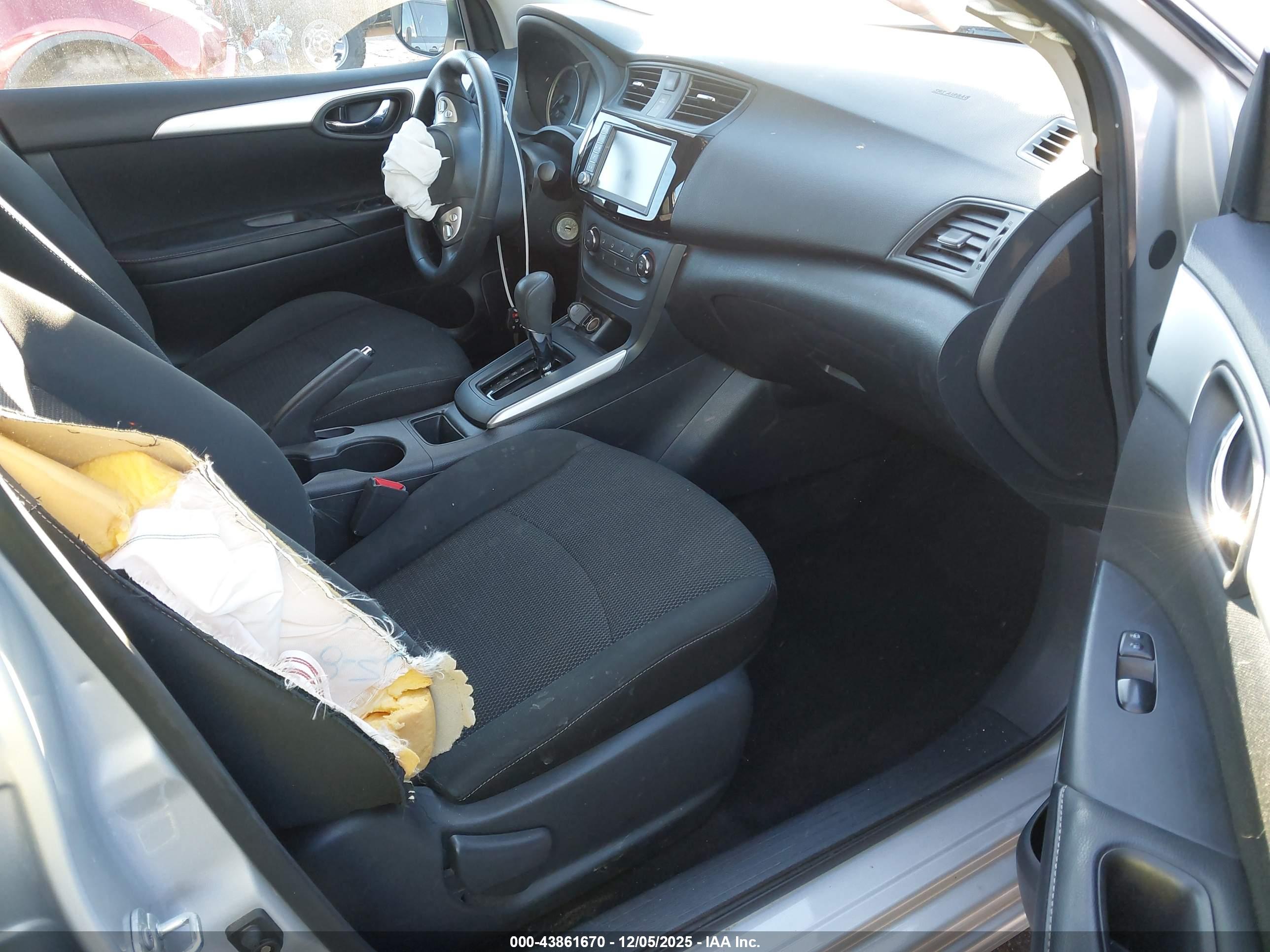 NISSAN SENTRA image 5