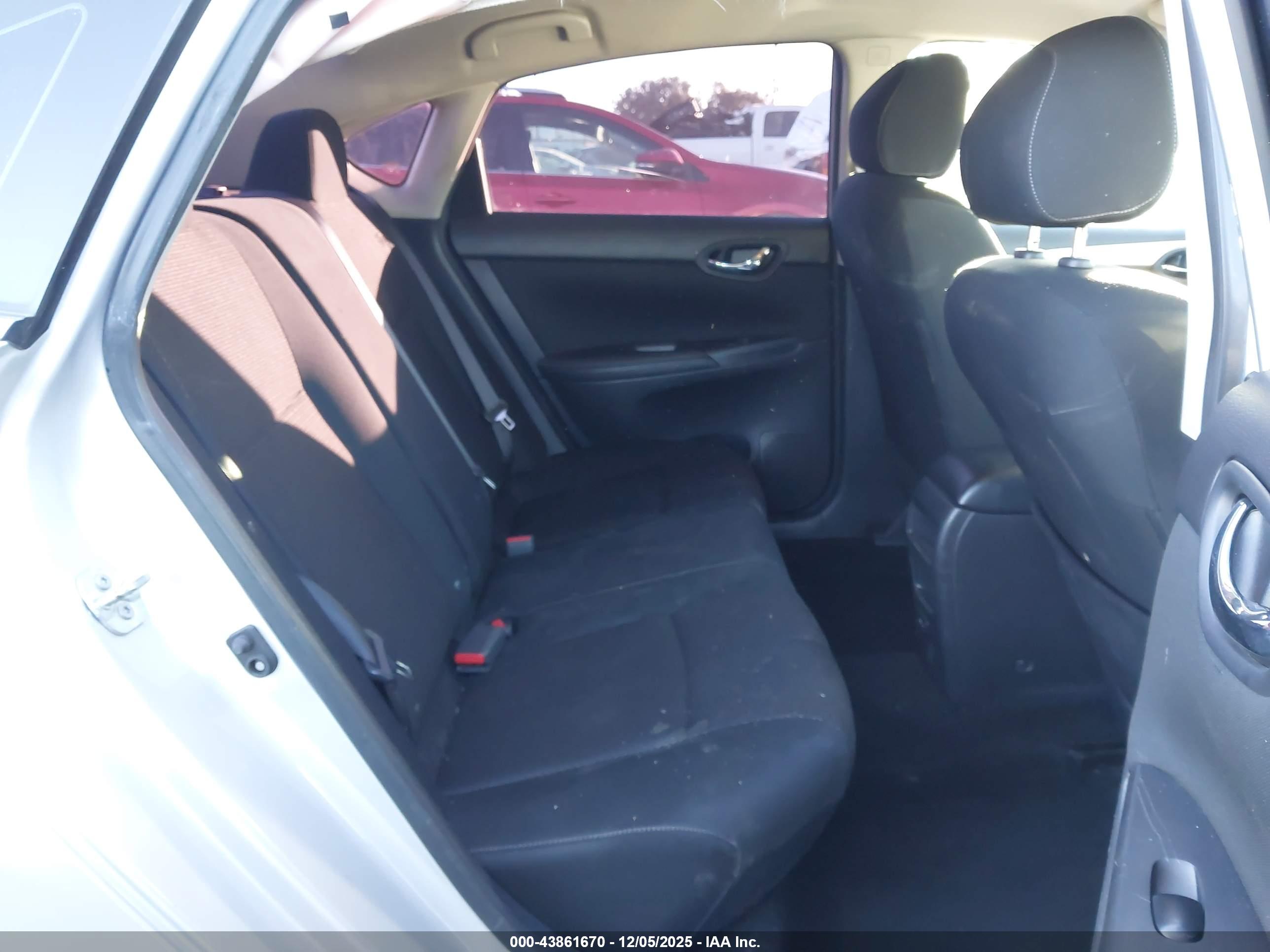 NISSAN SENTRA image 8