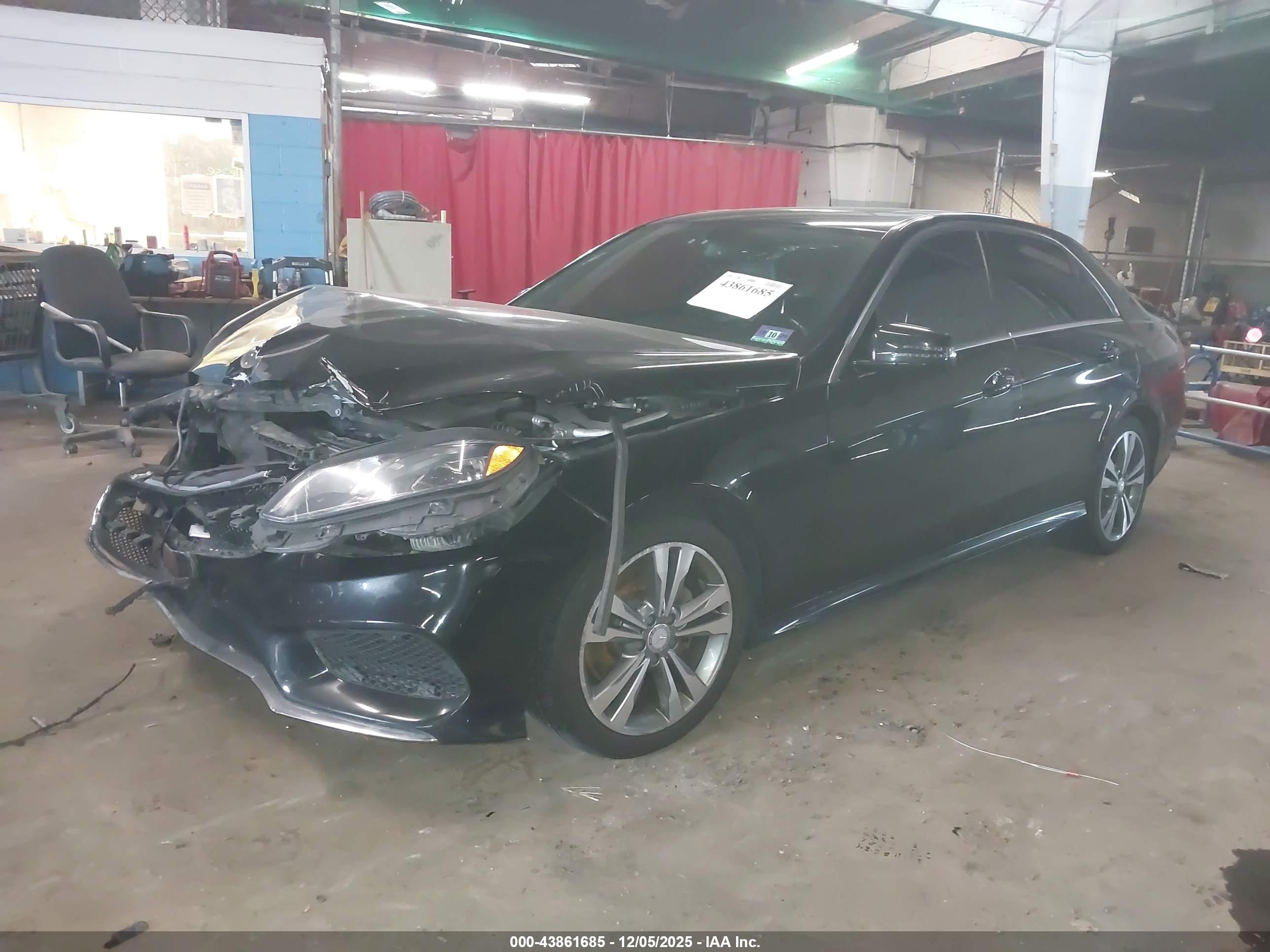 MERCEDES-BENZ E image 2