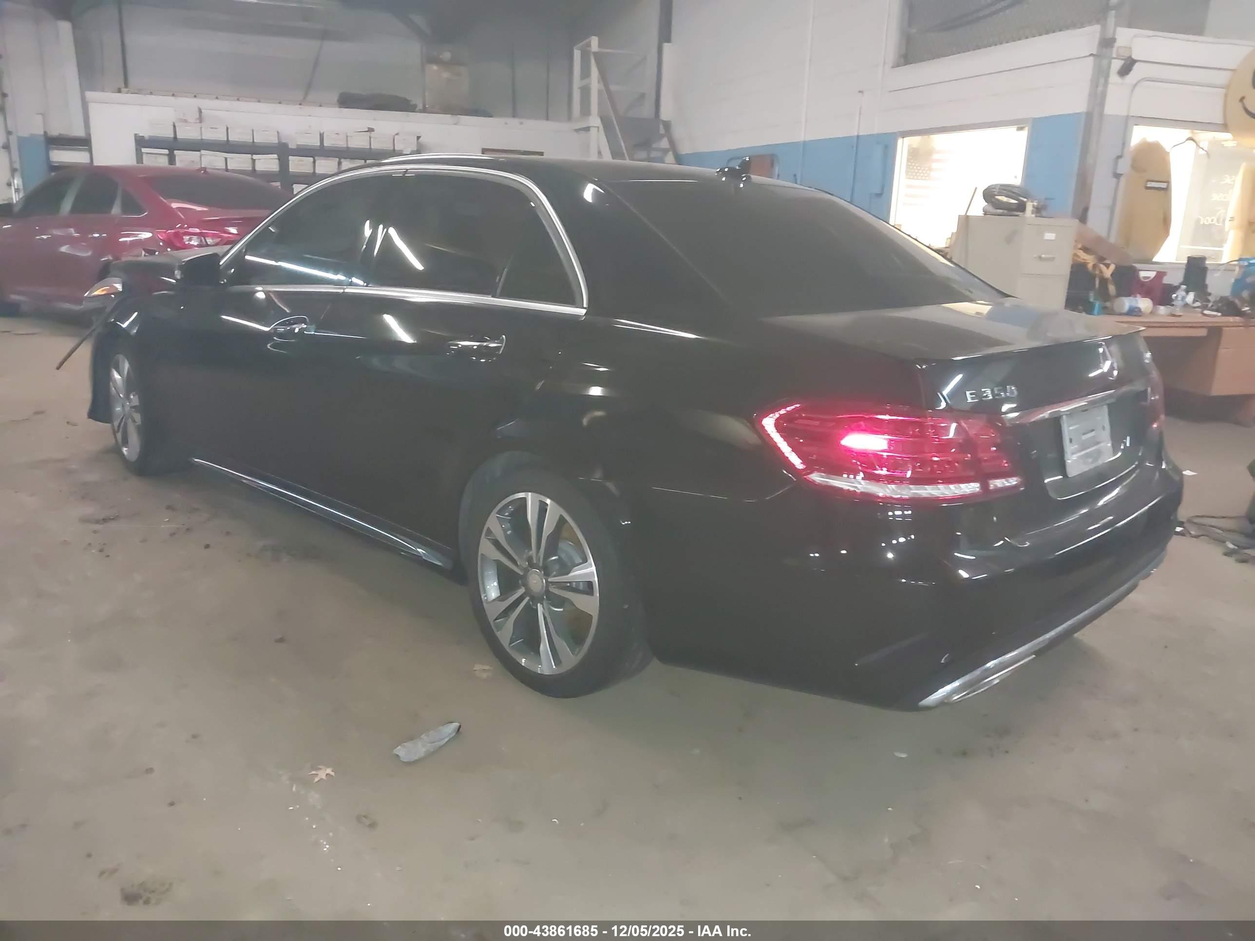 MERCEDES-BENZ E image 3