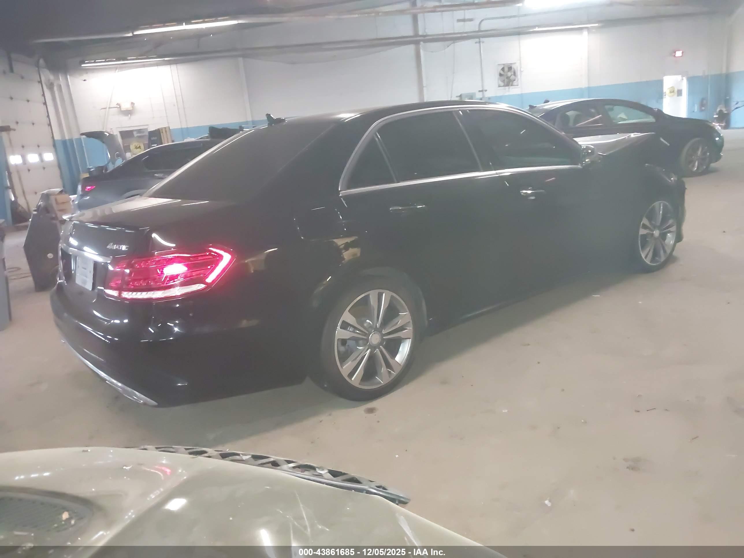 MERCEDES-BENZ E image 4