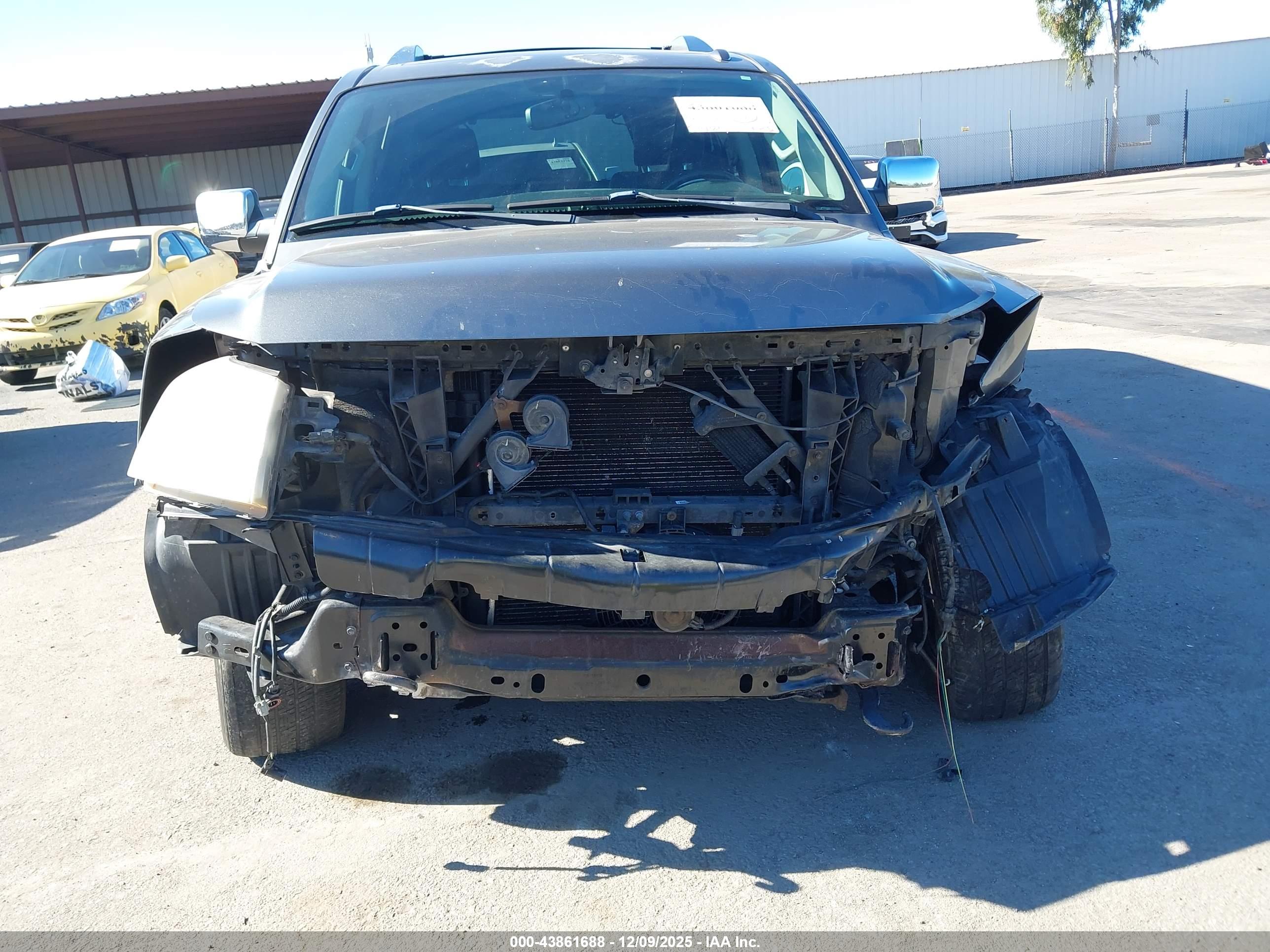 NISSAN ARMADA image 6