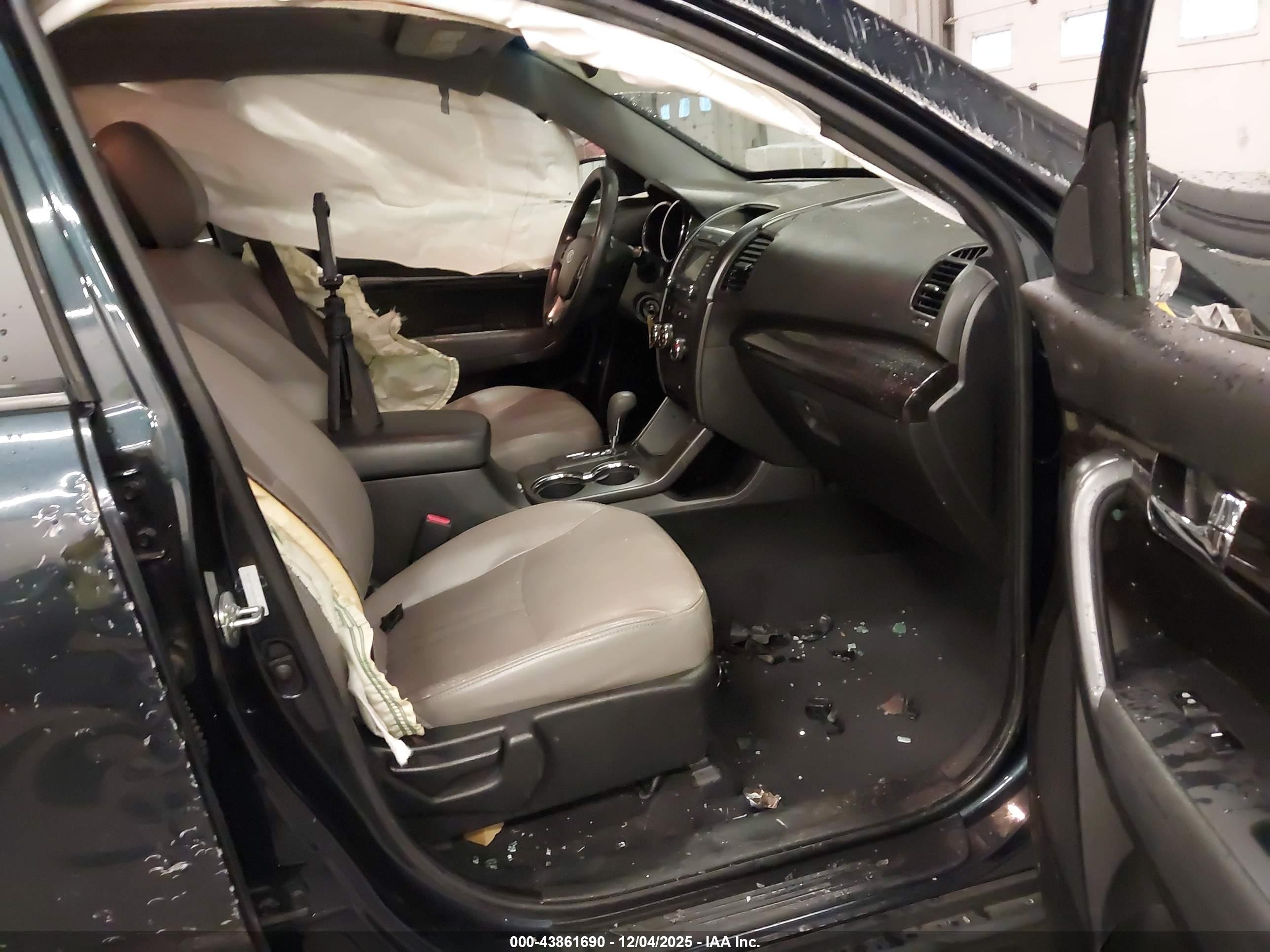 KIA SORENTO image 5