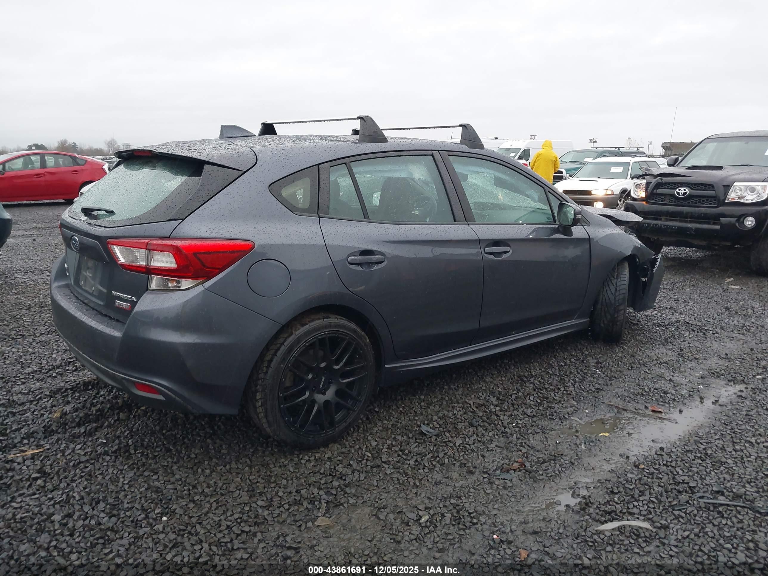 SUBARU IMPREZA image 4