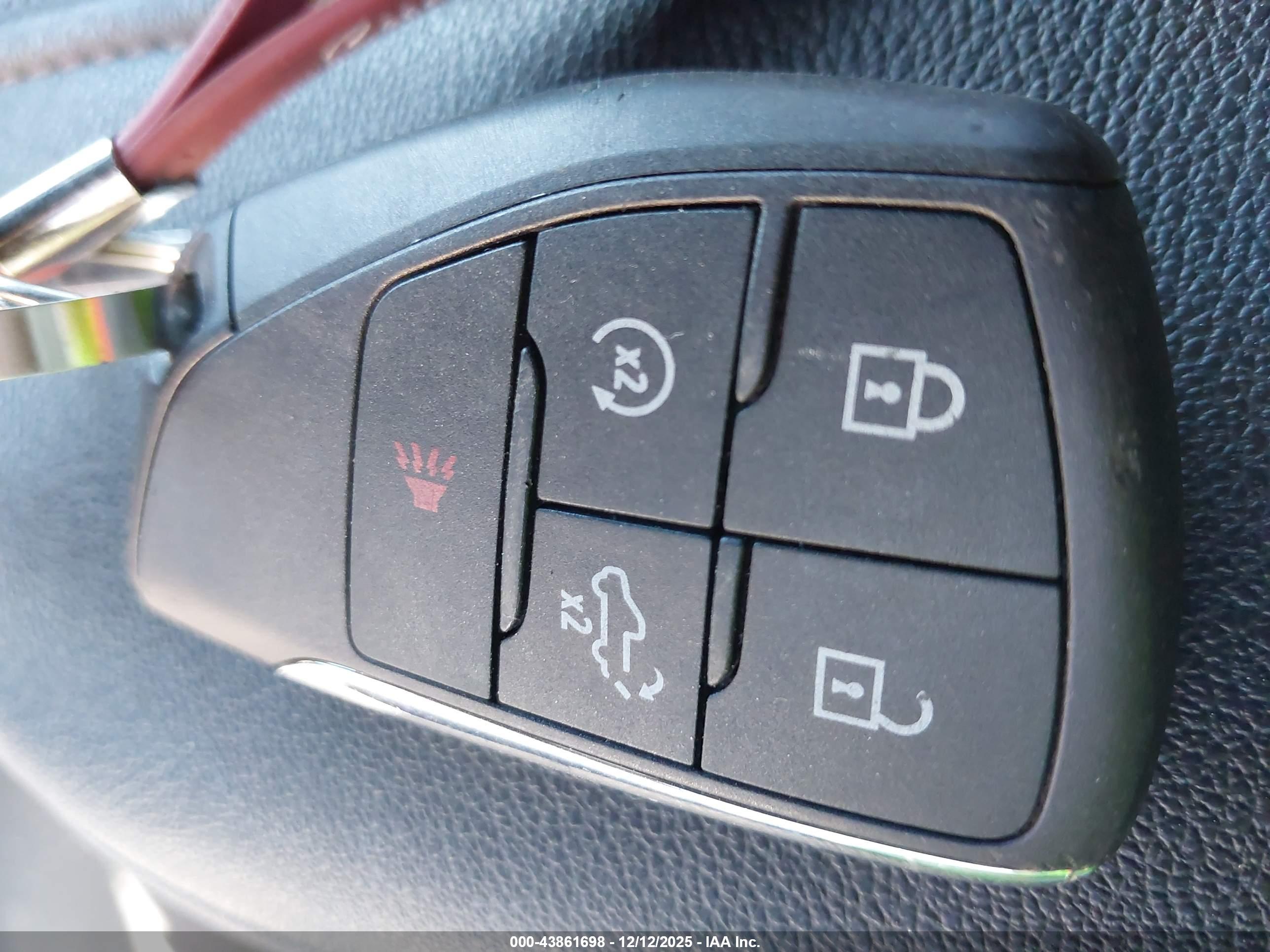 GMC SIERRA image 11
