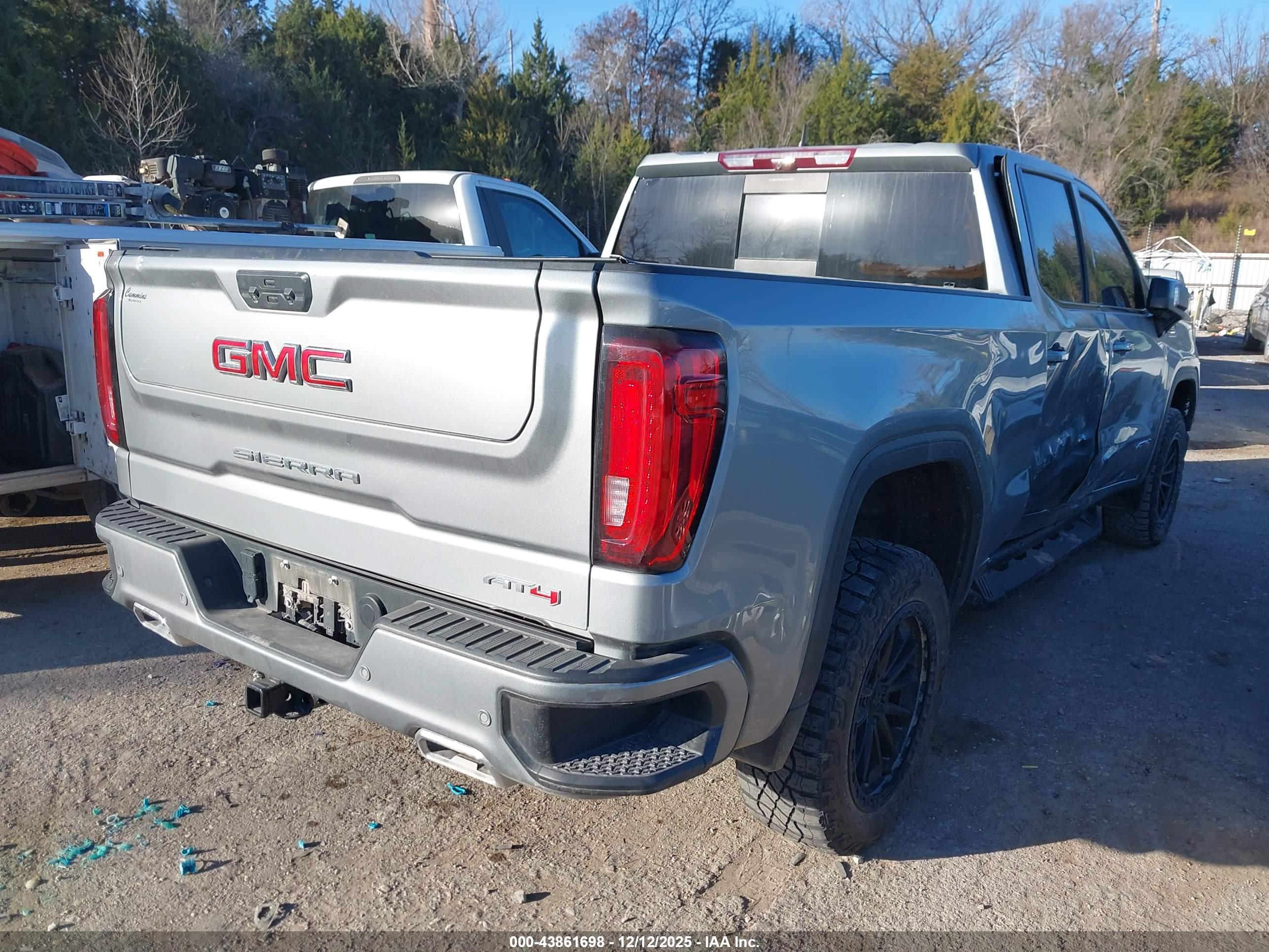 GMC SIERRA image 4