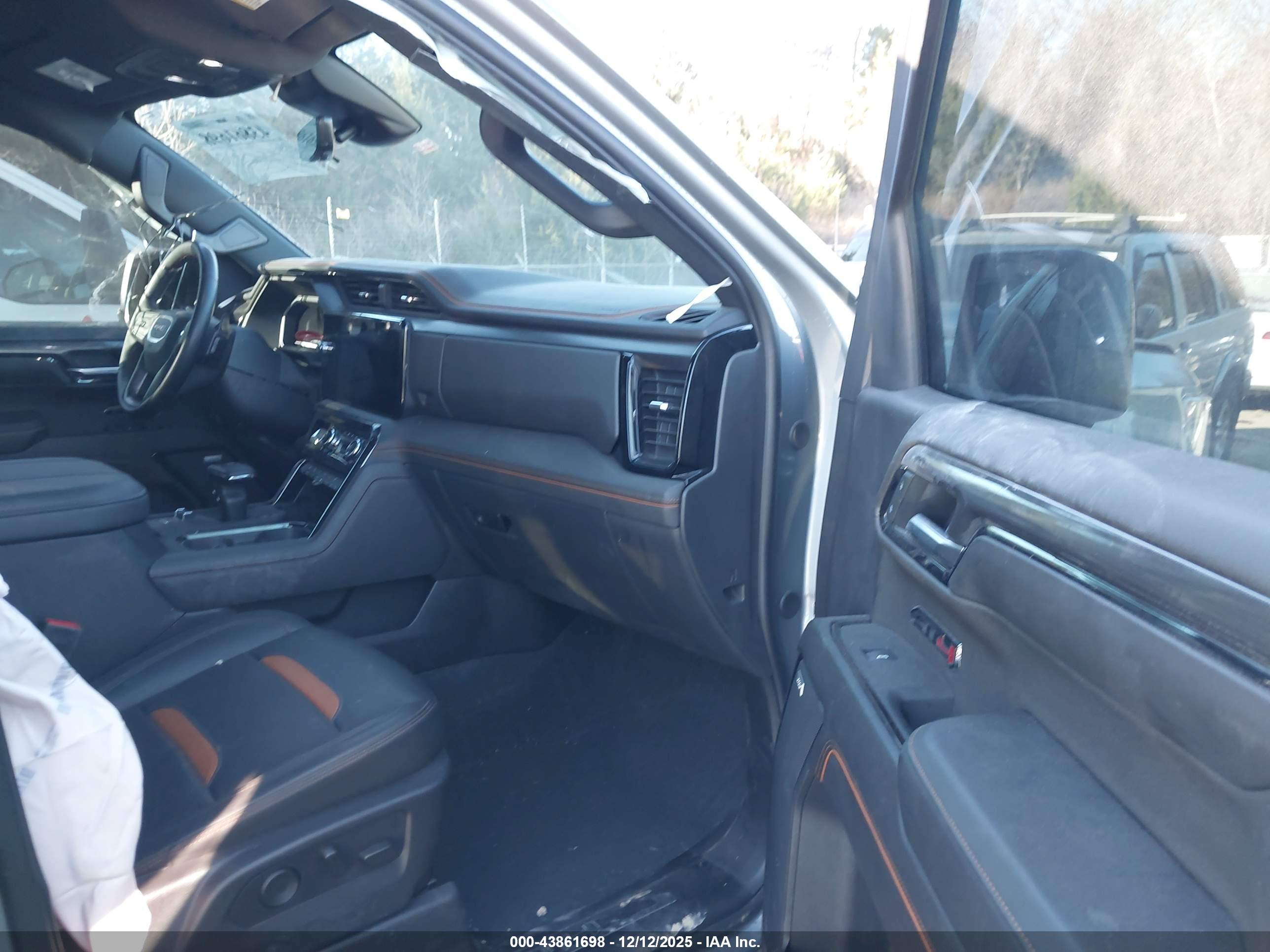 GMC SIERRA image 5