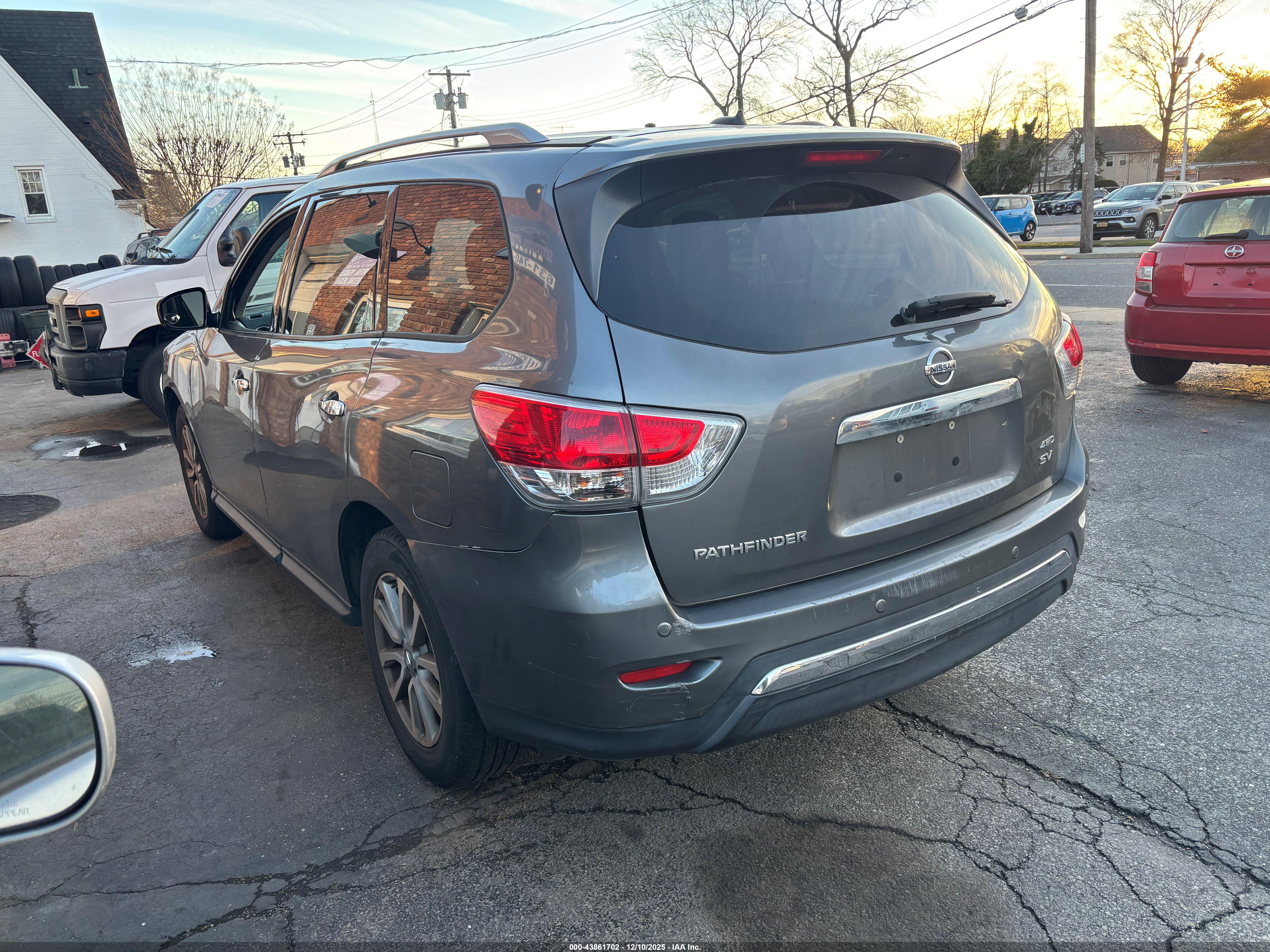 NISSAN PATHFINDER image 3