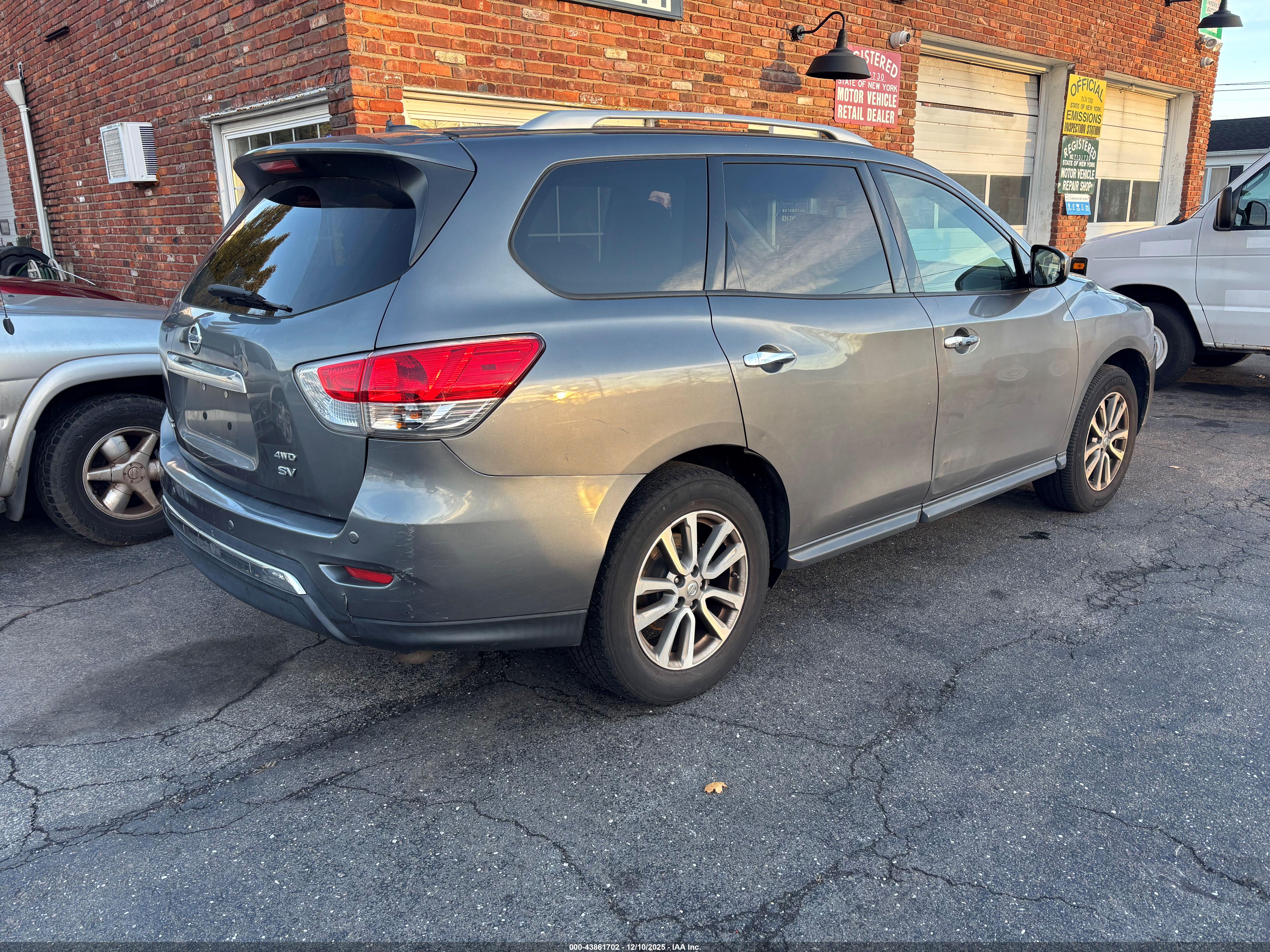 NISSAN PATHFINDER image 4