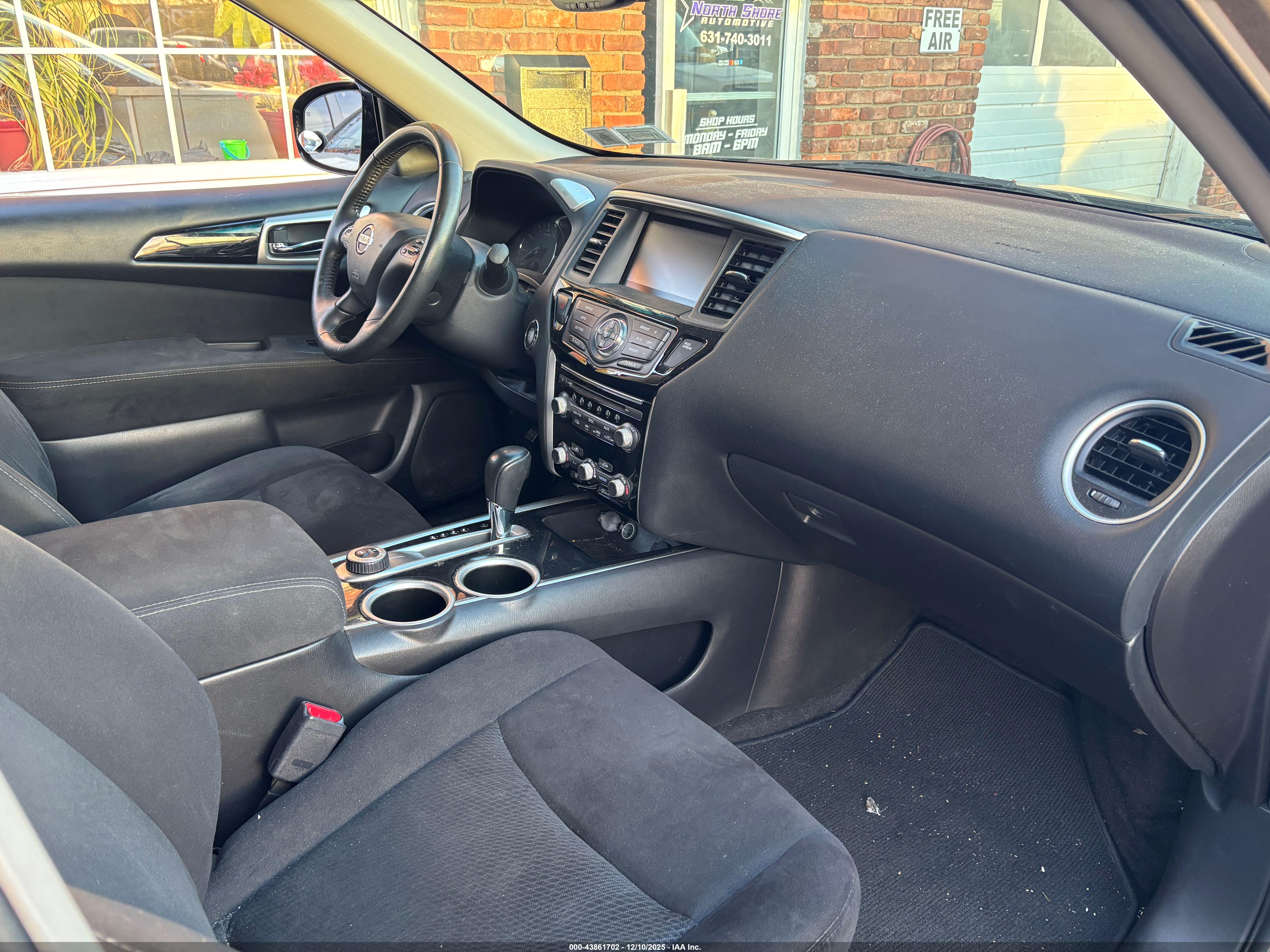 NISSAN PATHFINDER image 5