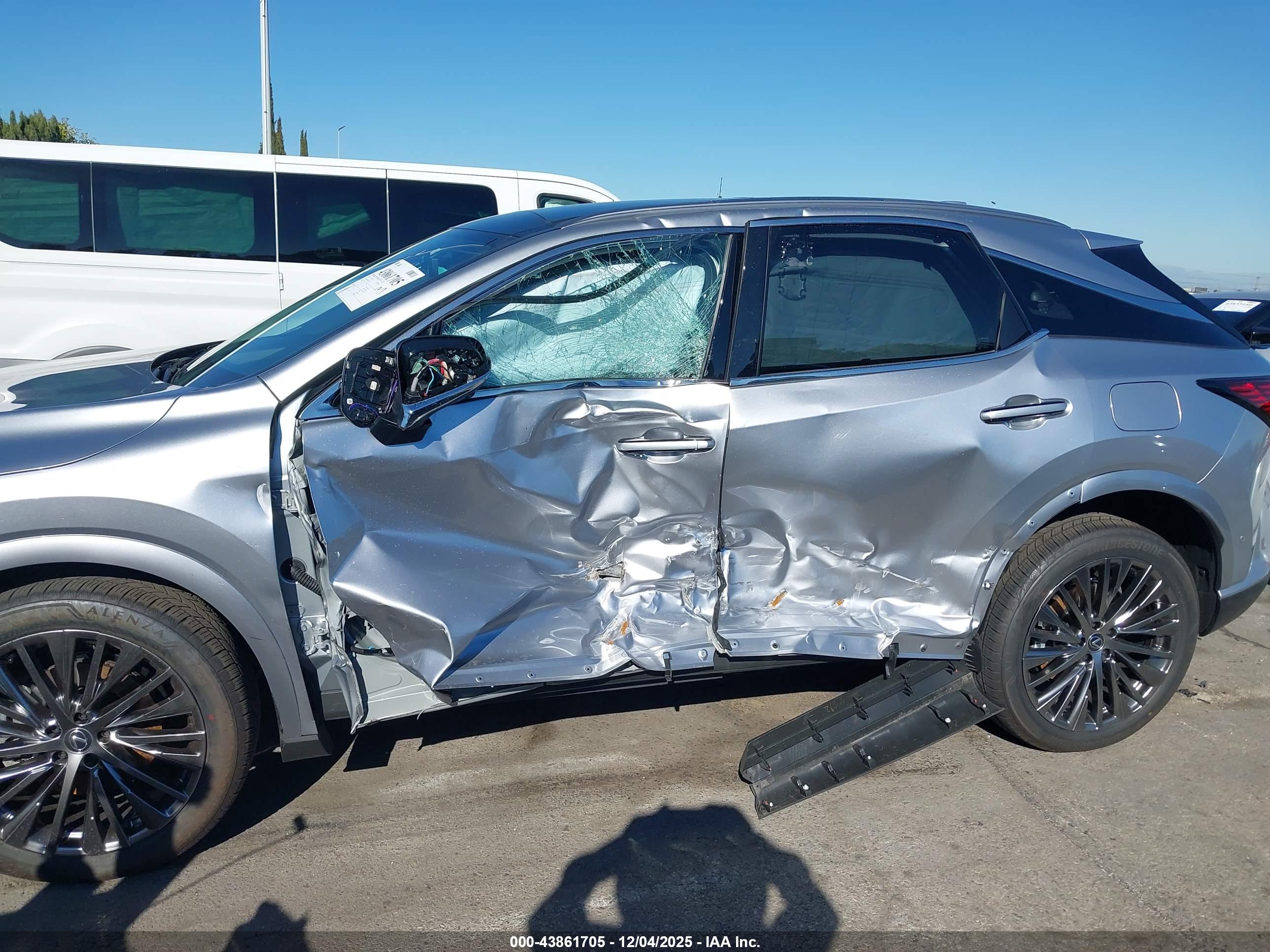 LEXUS RX image 6