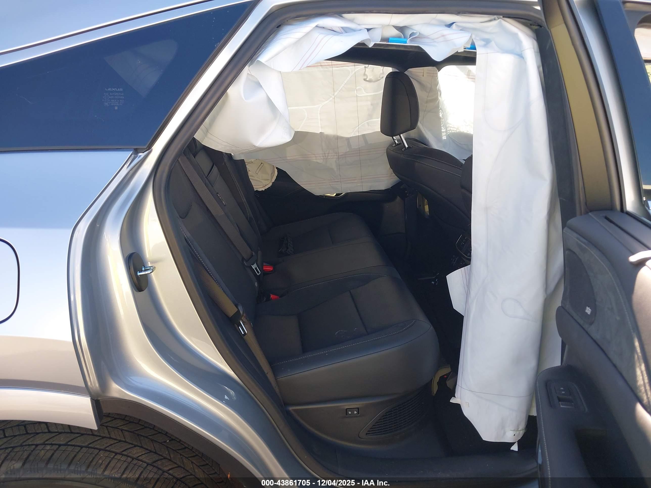 LEXUS RX image 8