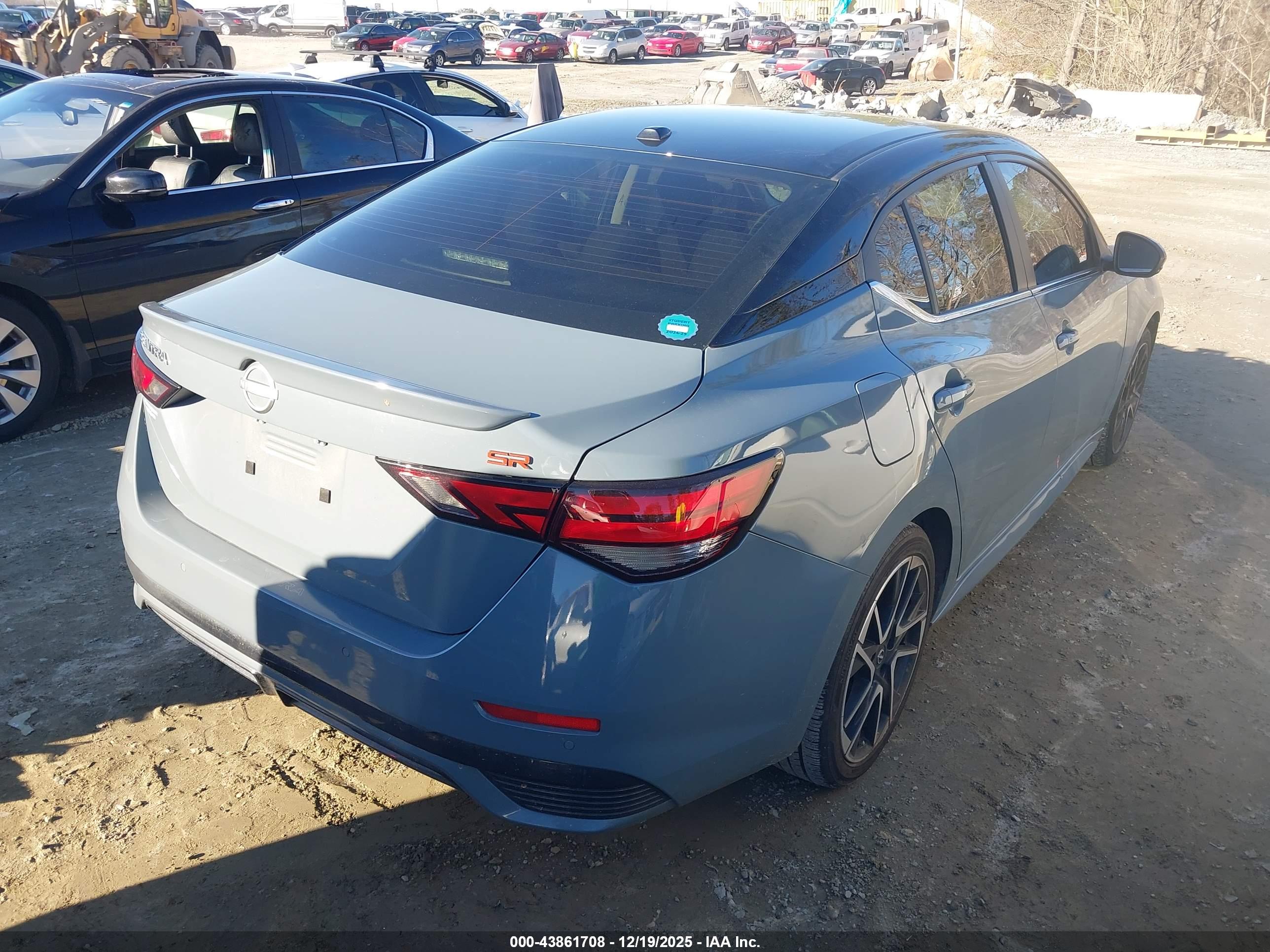 NISSAN SENTRA image 4