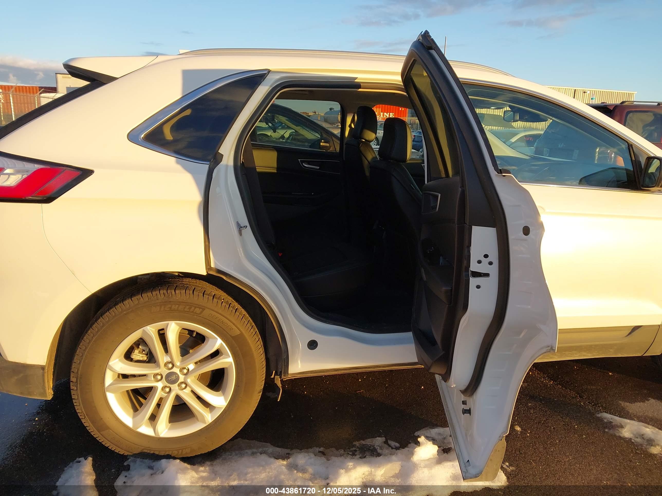 FORD EDGE image 8
