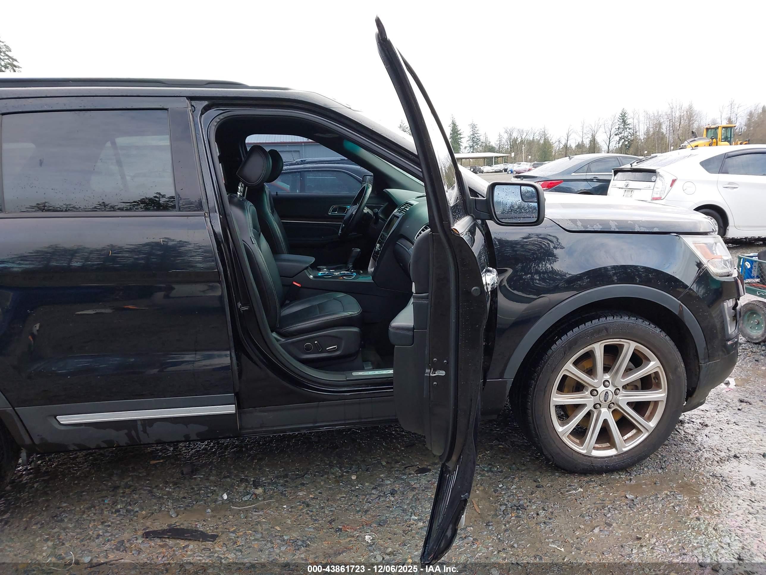FORD EXPLORER image 5