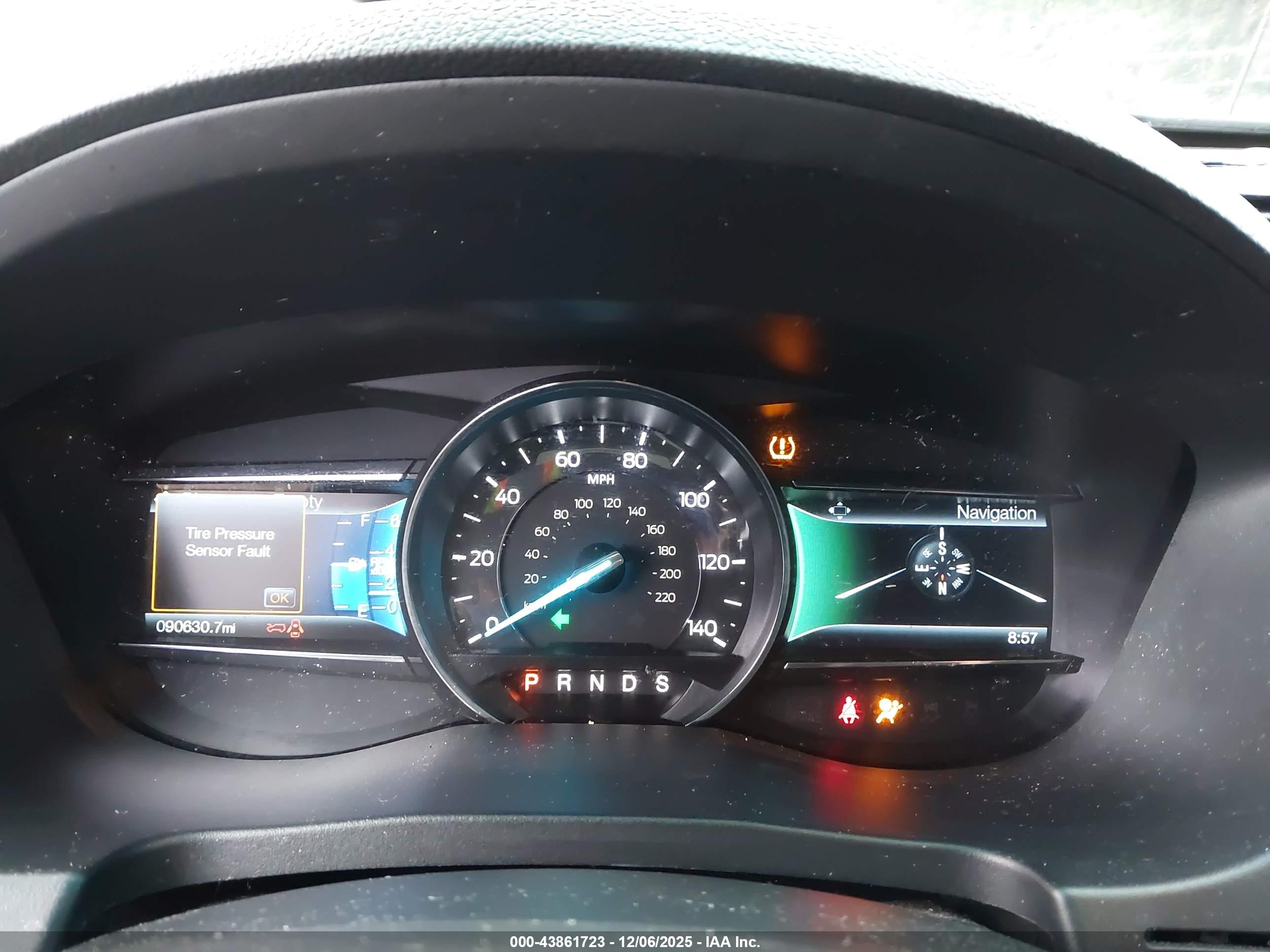 FORD EXPLORER image 7