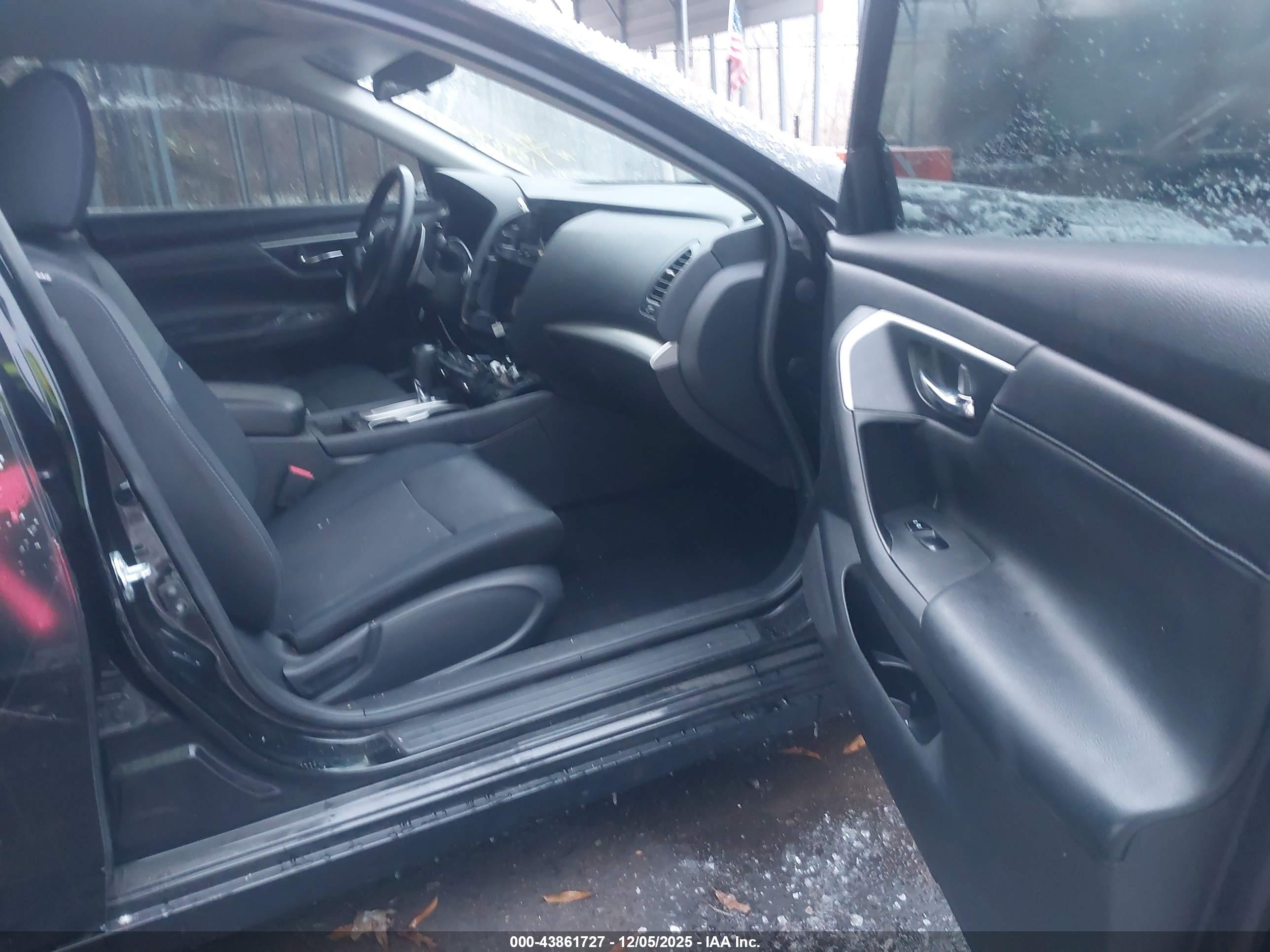 NISSAN ALTIMA image 5