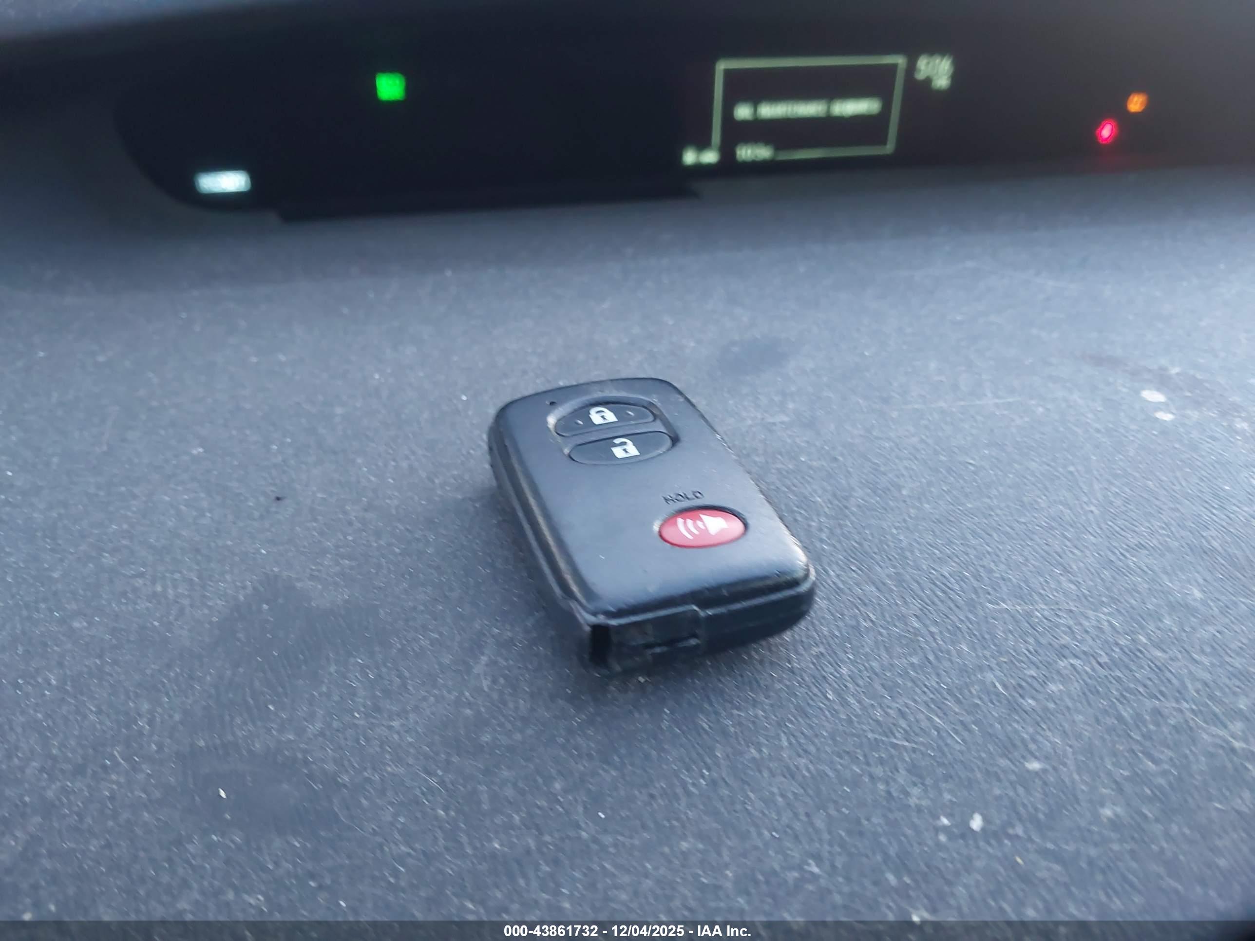 TOYOTA PRIUS image 11