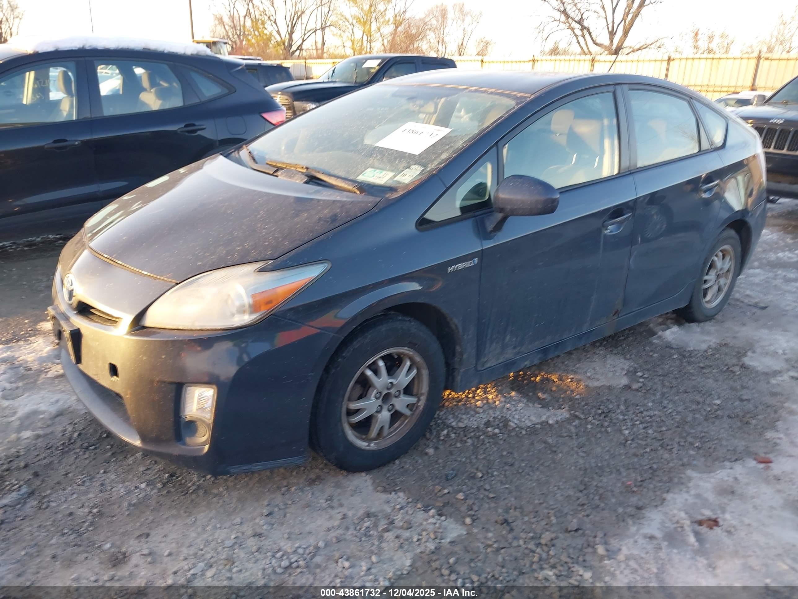 TOYOTA PRIUS image 2