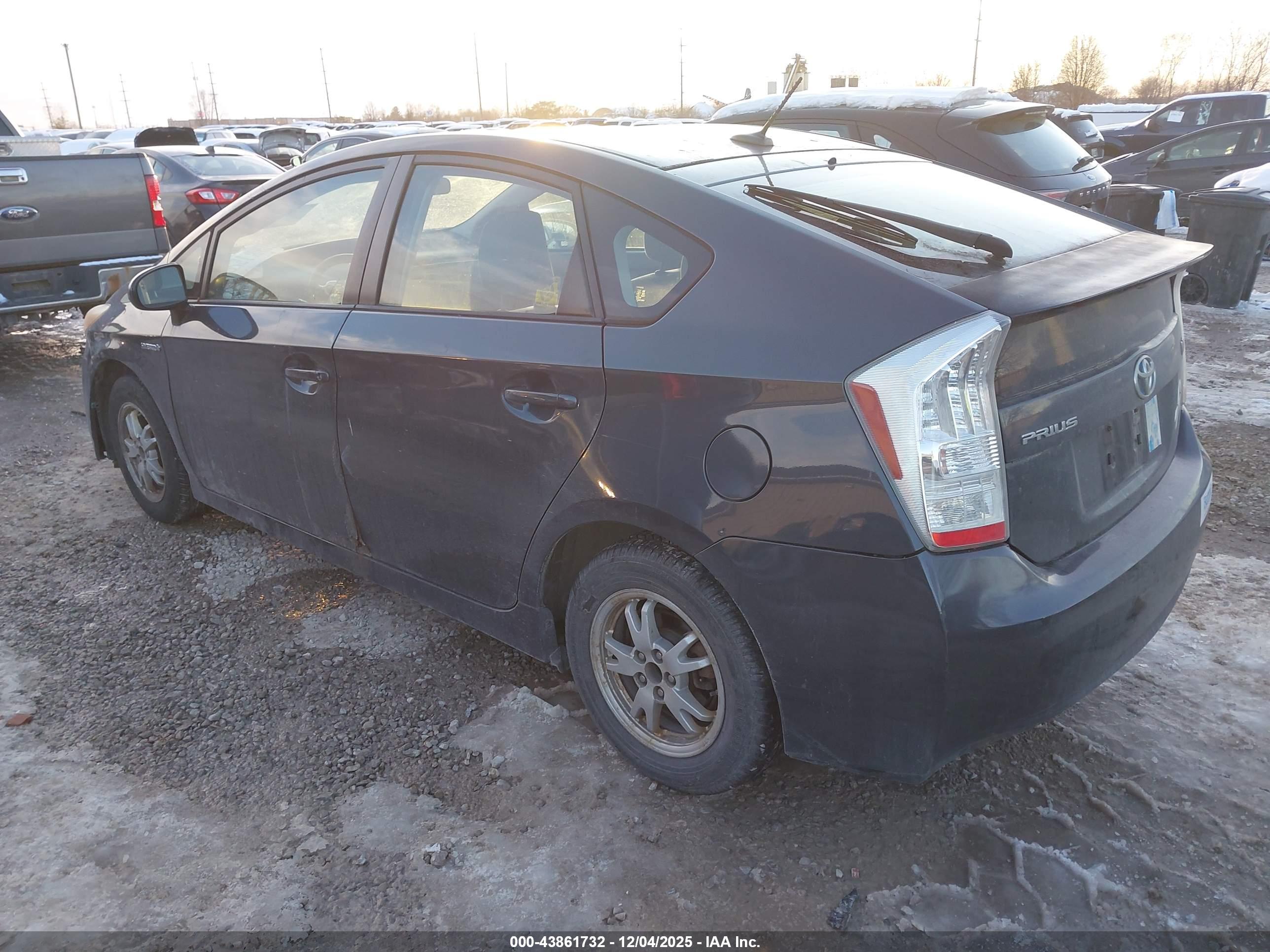 TOYOTA PRIUS image 3
