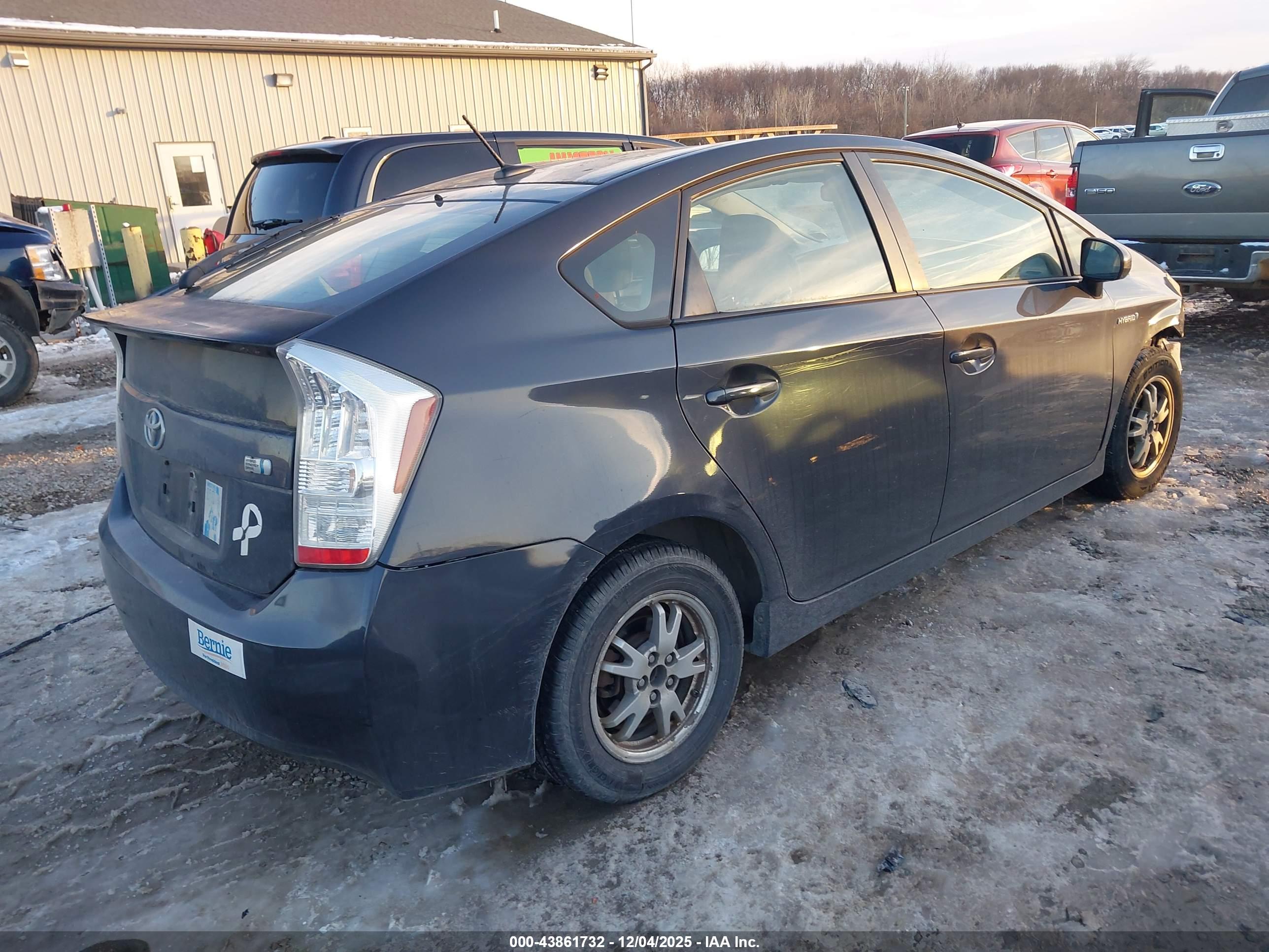 TOYOTA PRIUS image 4