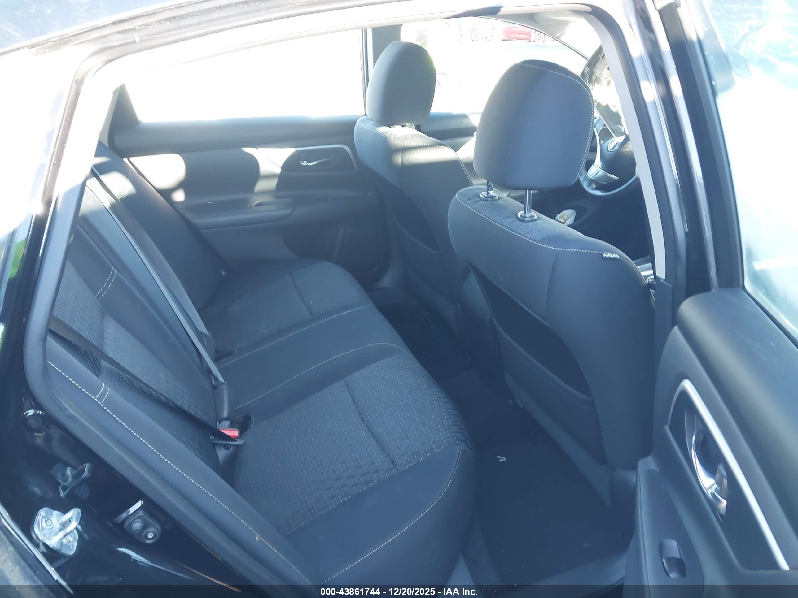 NISSAN ALTIMA image 8